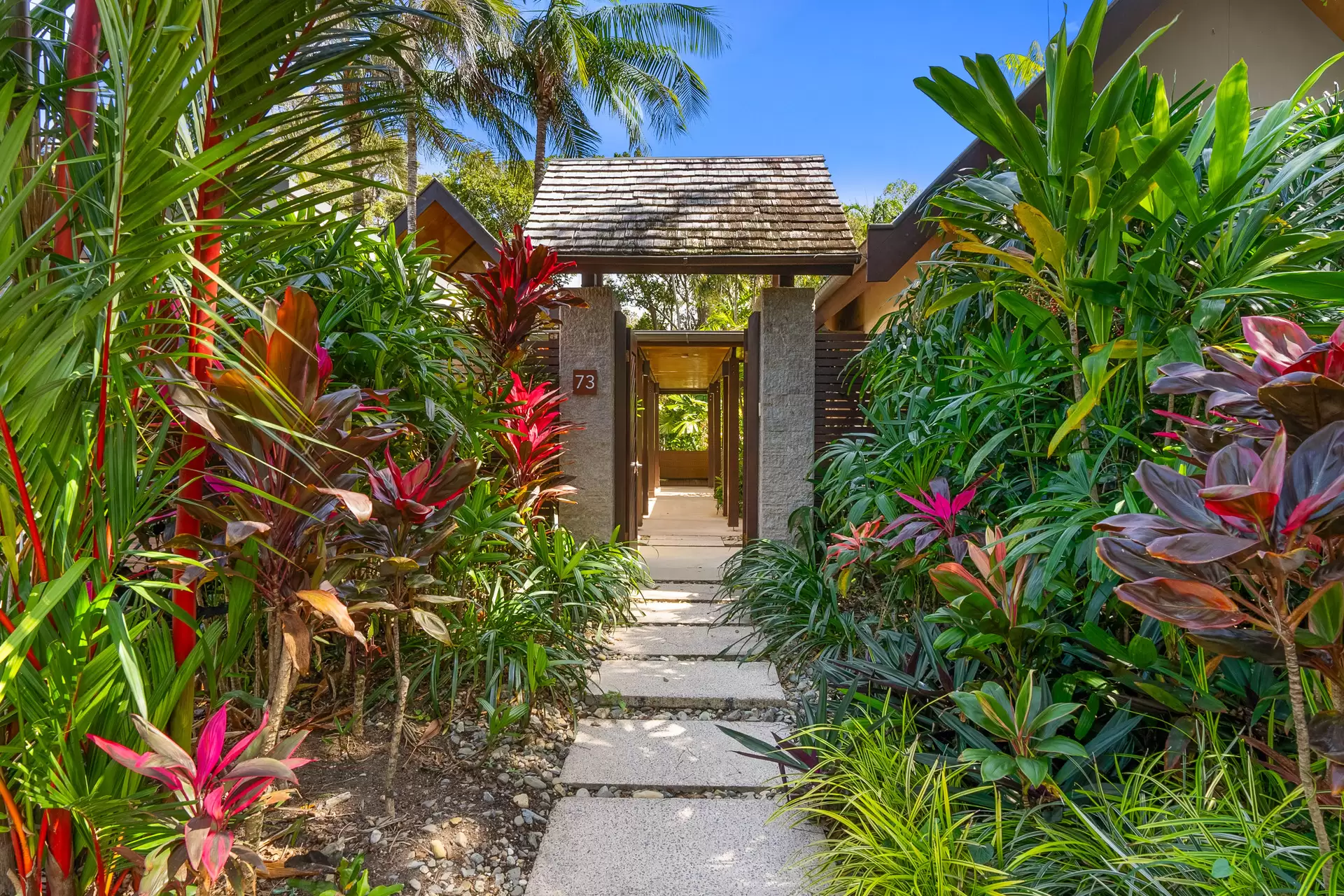 73 Bale Drive, Port Douglas Sold by Queensland Sotheby's International Realty - image 1