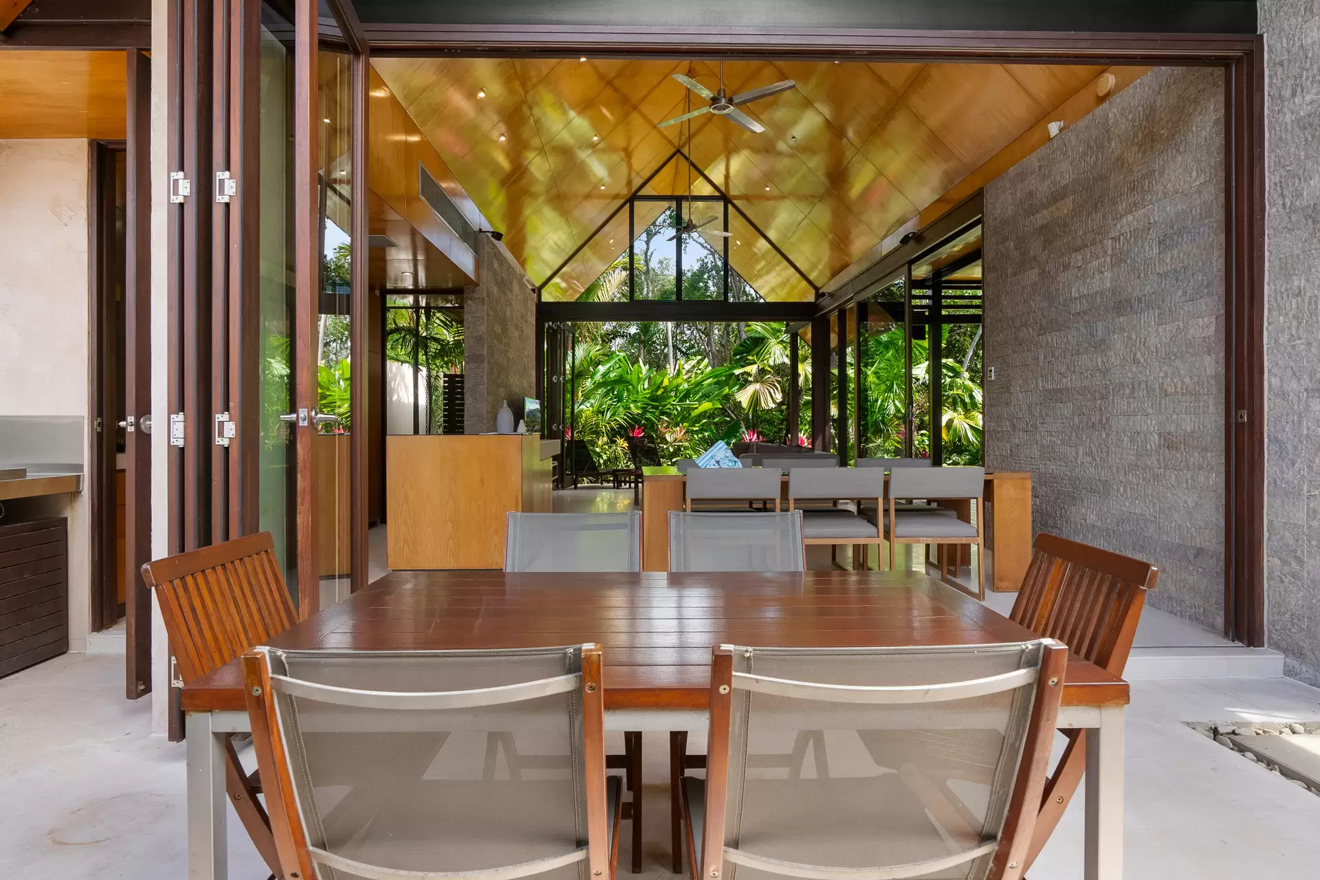 73 Bale Drive, Port Douglas Sold by Queensland Sotheby's International Realty - image 1