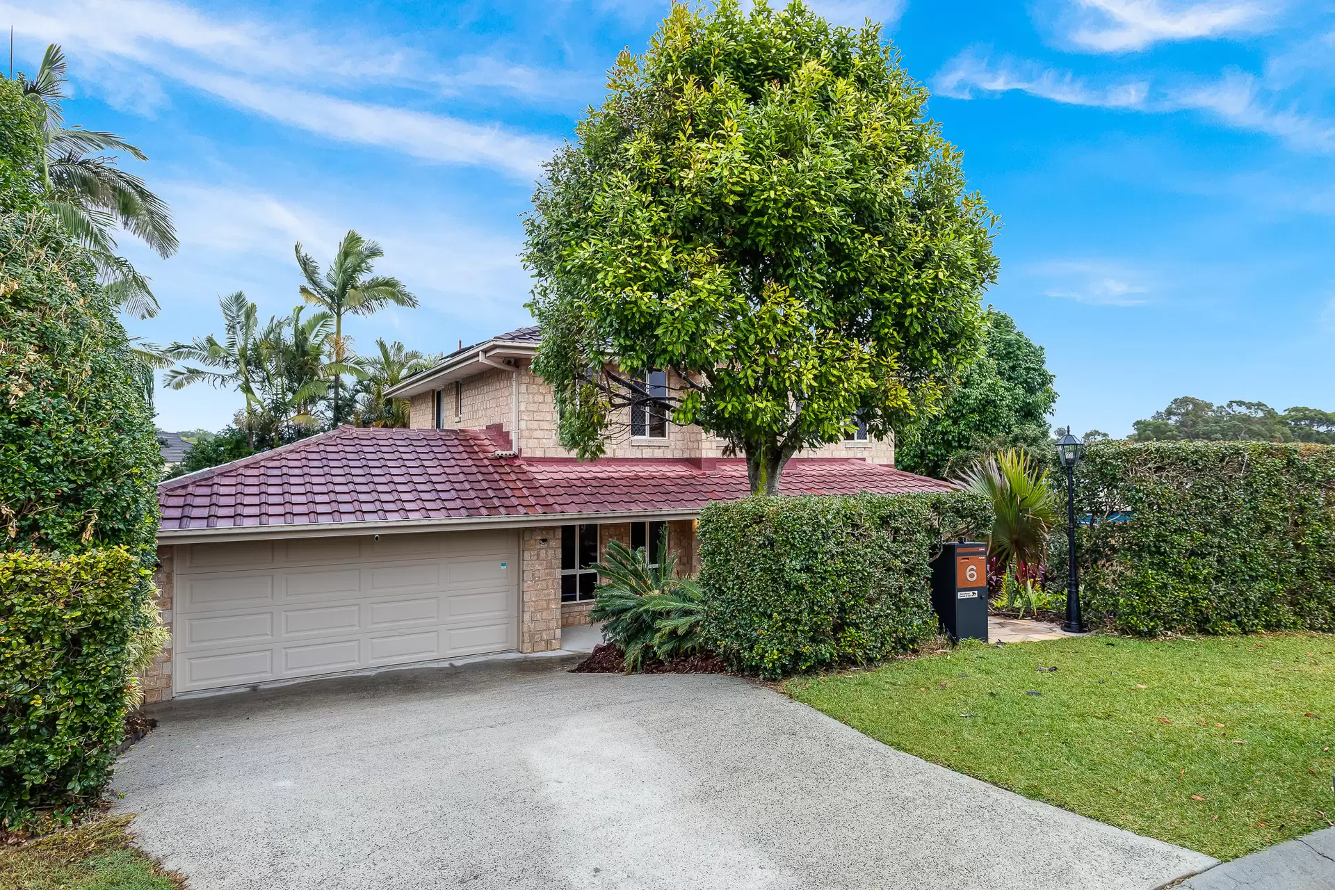 6 Firetail Place, Mango Hill Sold by Queensland Sotheby's International Realty - image 1