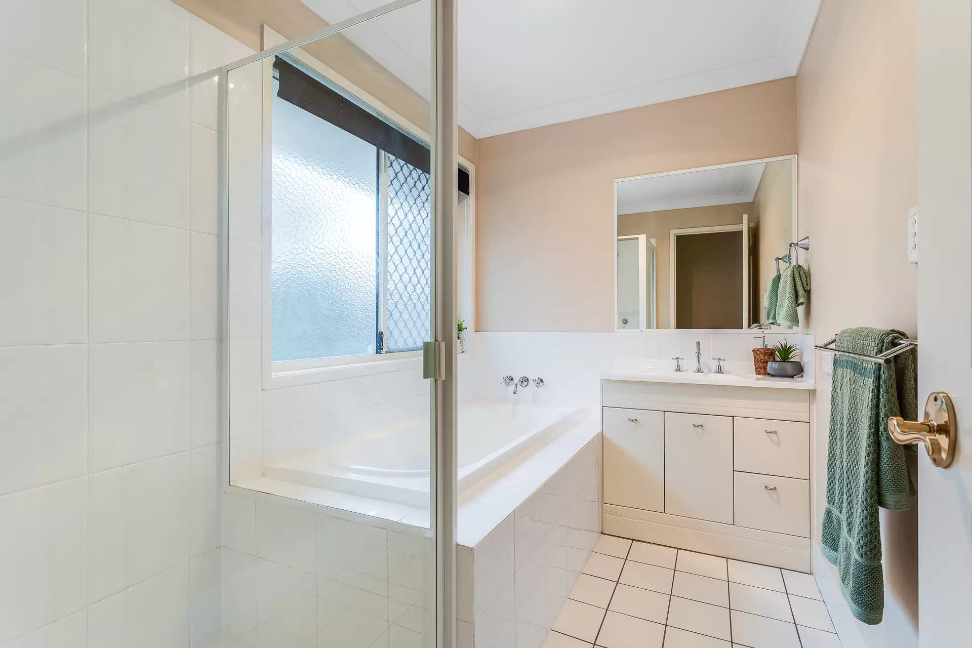 6 Firetail Place, Mango Hill Sold by Queensland Sotheby's International Realty - image 1