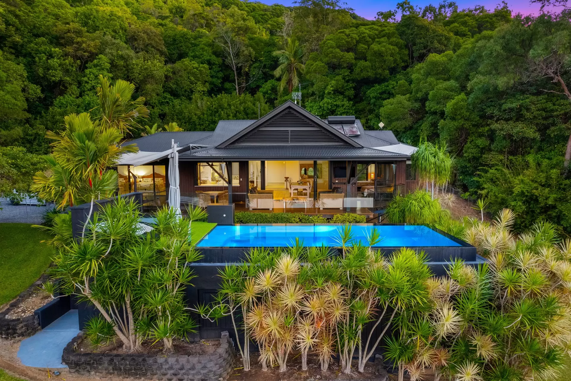 280 Mowbray River Road, Mowbray Sold by Queensland Sotheby's International Realty - image 1