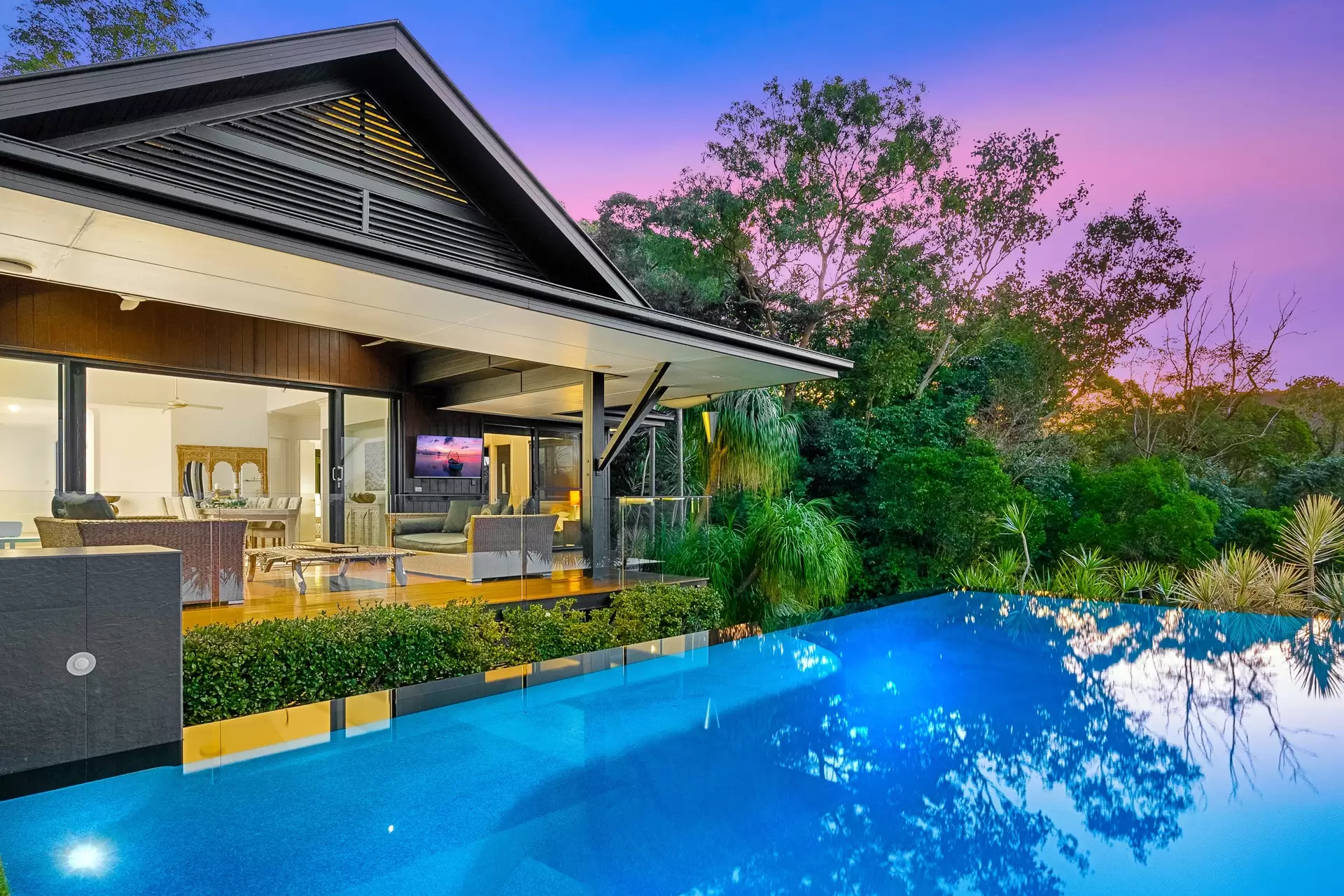 280 Mowbray River Road, Mowbray Sold by Queensland Sotheby's International Realty - image 1