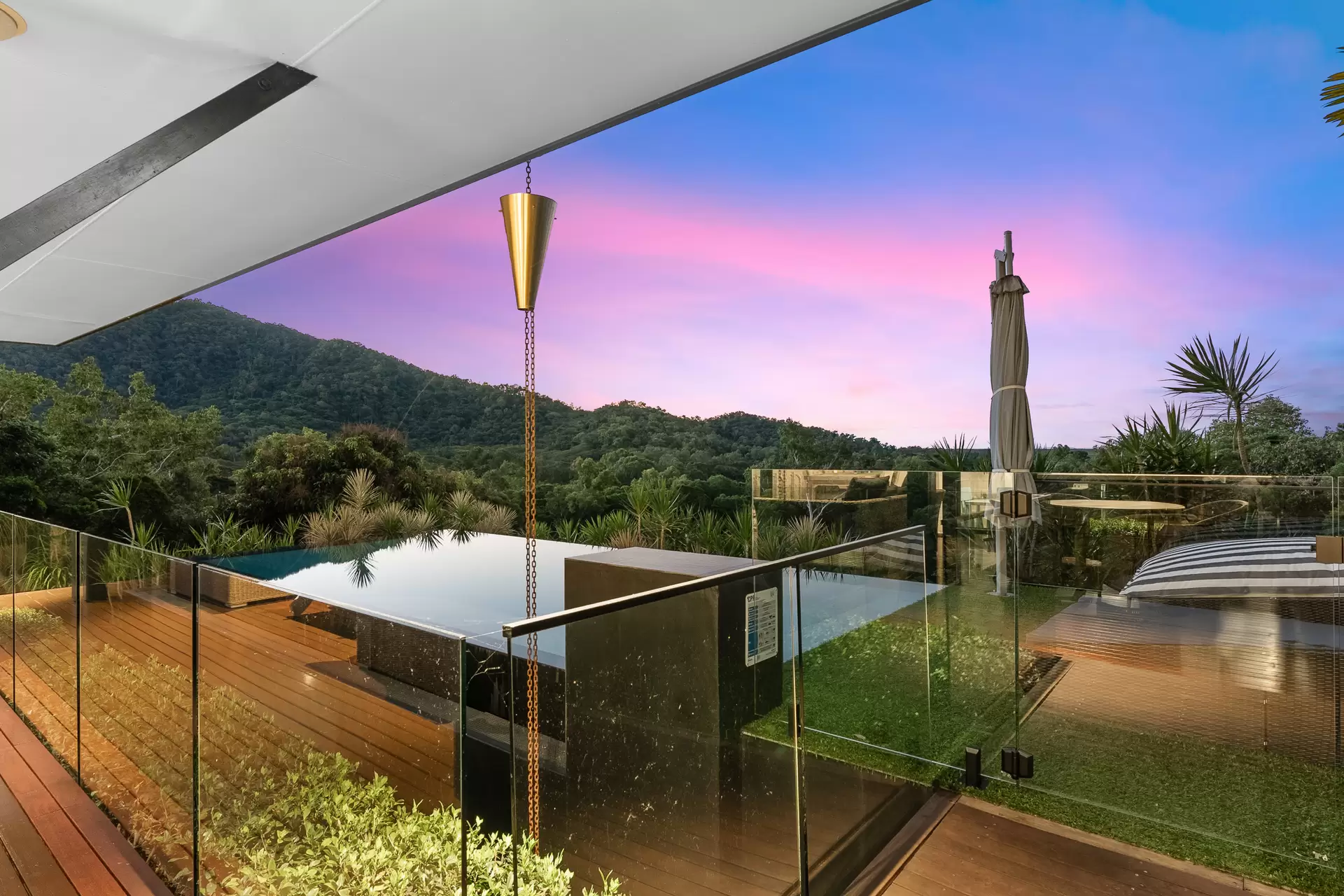 280 Mowbray River Road, Mowbray Sold by Queensland Sotheby's International Realty - image 1