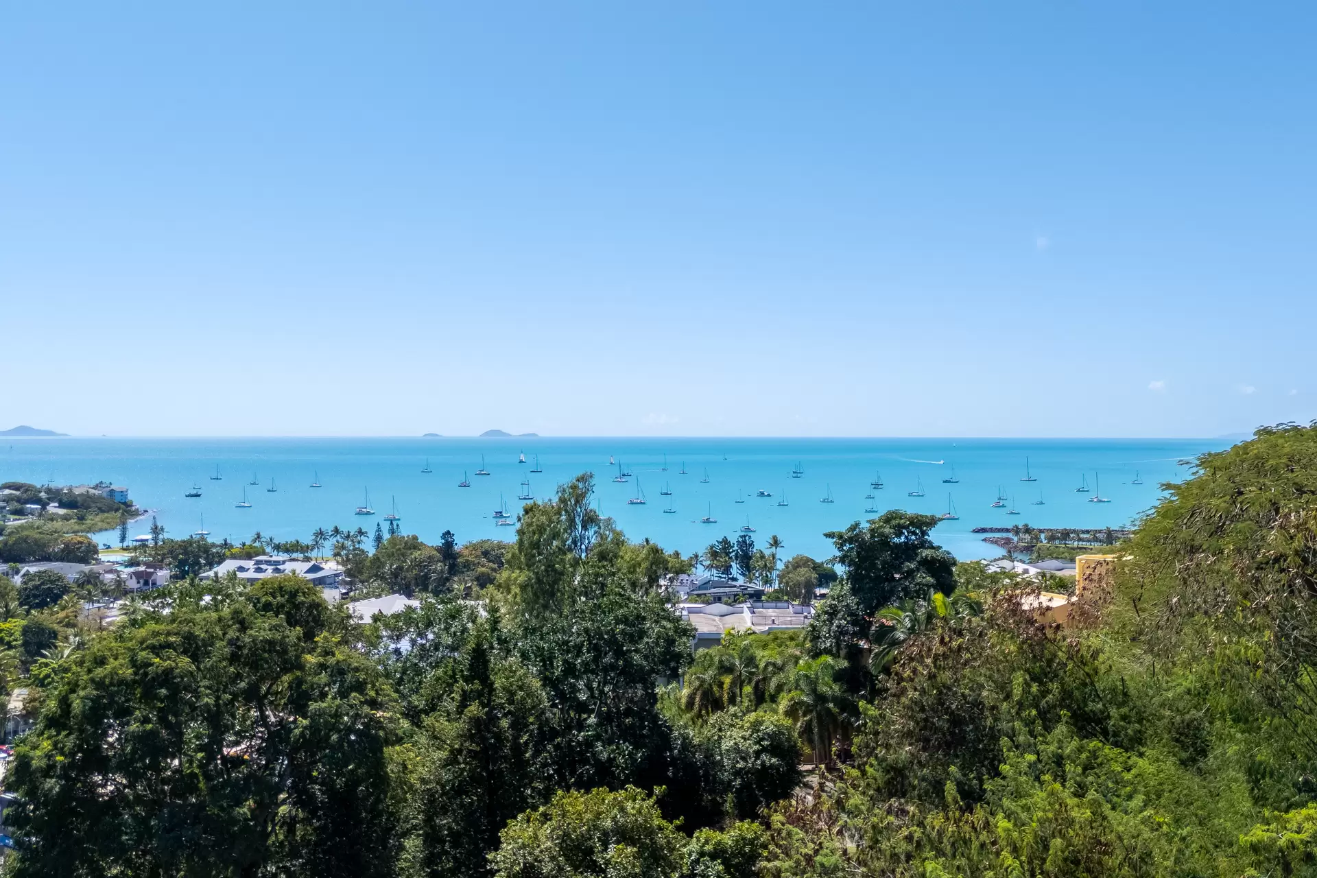 40 Stonehaven Court, Airlie Beach Sold by Queensland Sotheby's International Realty - image 1