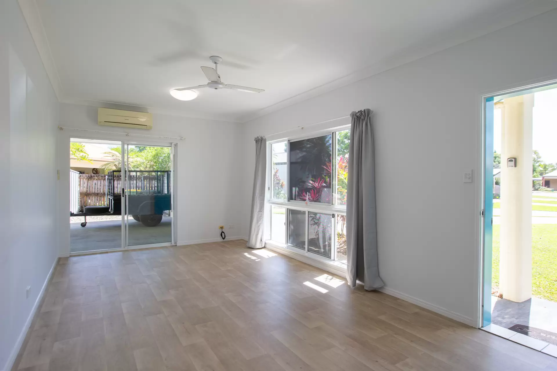 8 Lorikeet Close, Port Douglas Sold by Queensland Sotheby's International Realty - image 1