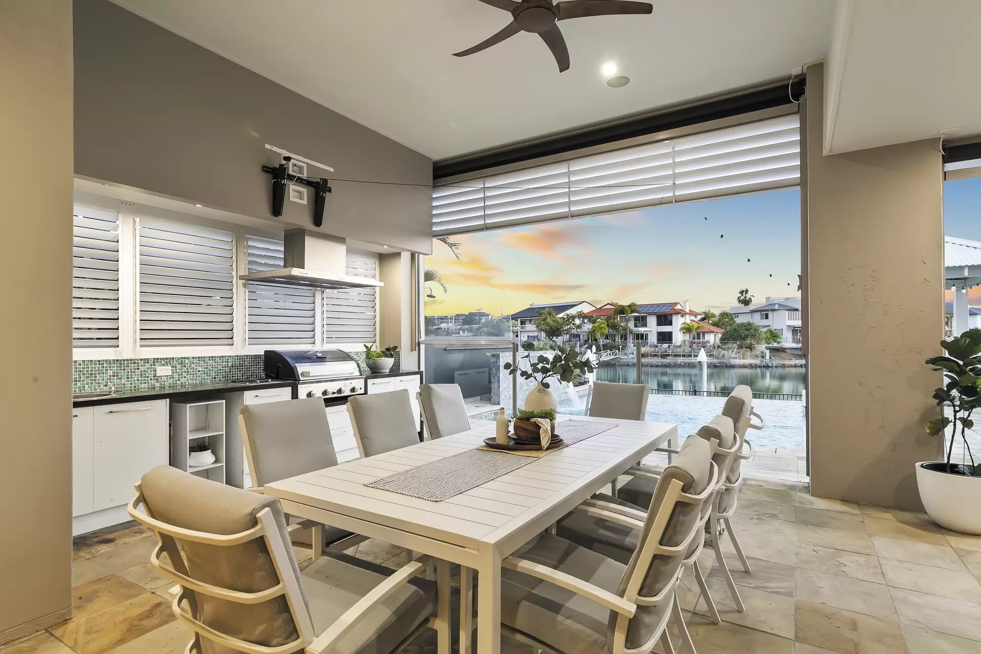 32 Caravel Court, Raby Bay Sold by  - image 1
