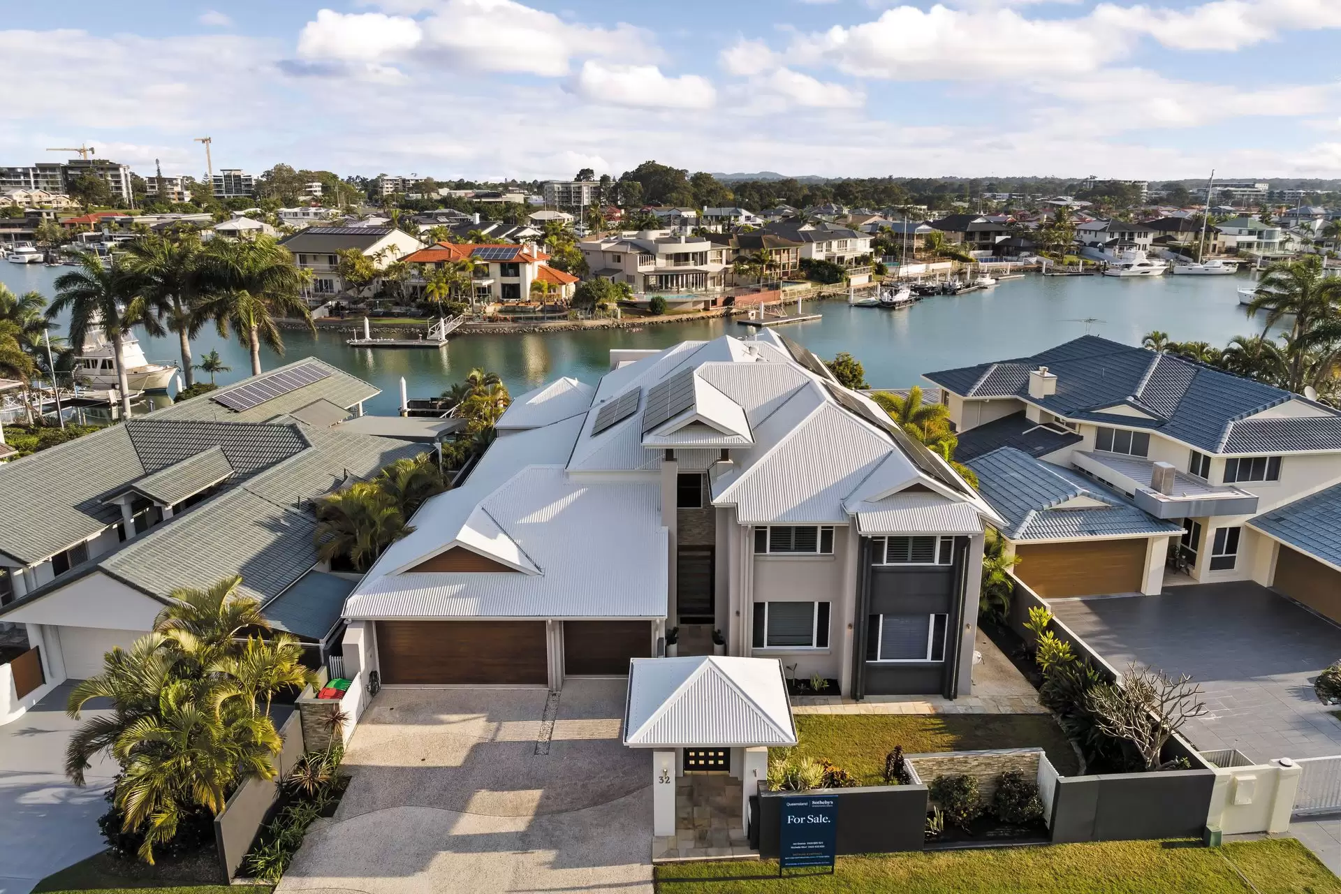 32 Caravel Court, Raby Bay Sold by  - image 1