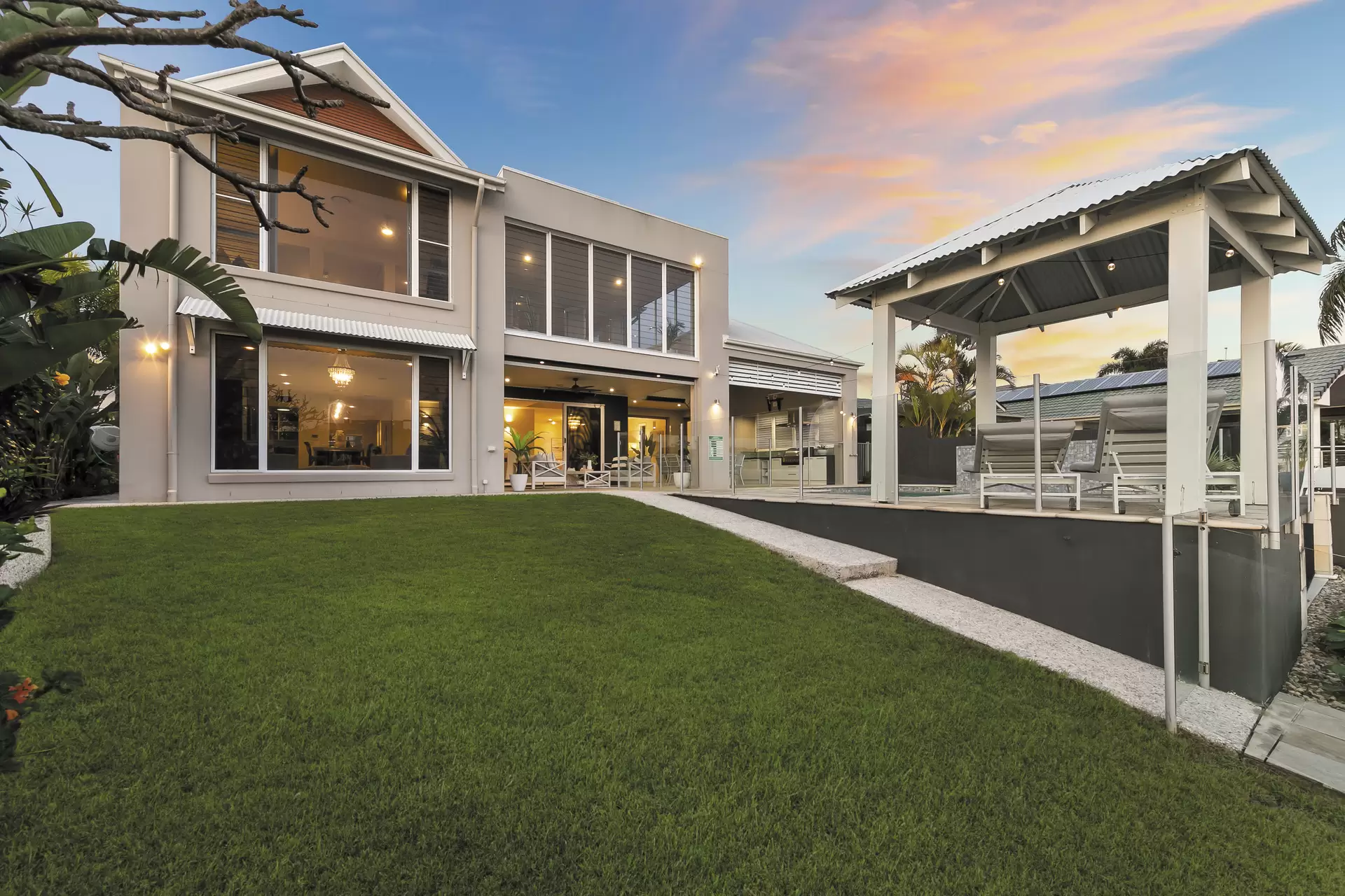 32 Caravel Court, Raby Bay Sold by Queensland Sotheby's International Realty - image 1