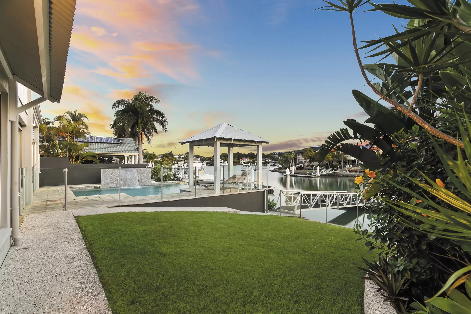 32 Caravel Court, Raby Bay Sold by  - image 1