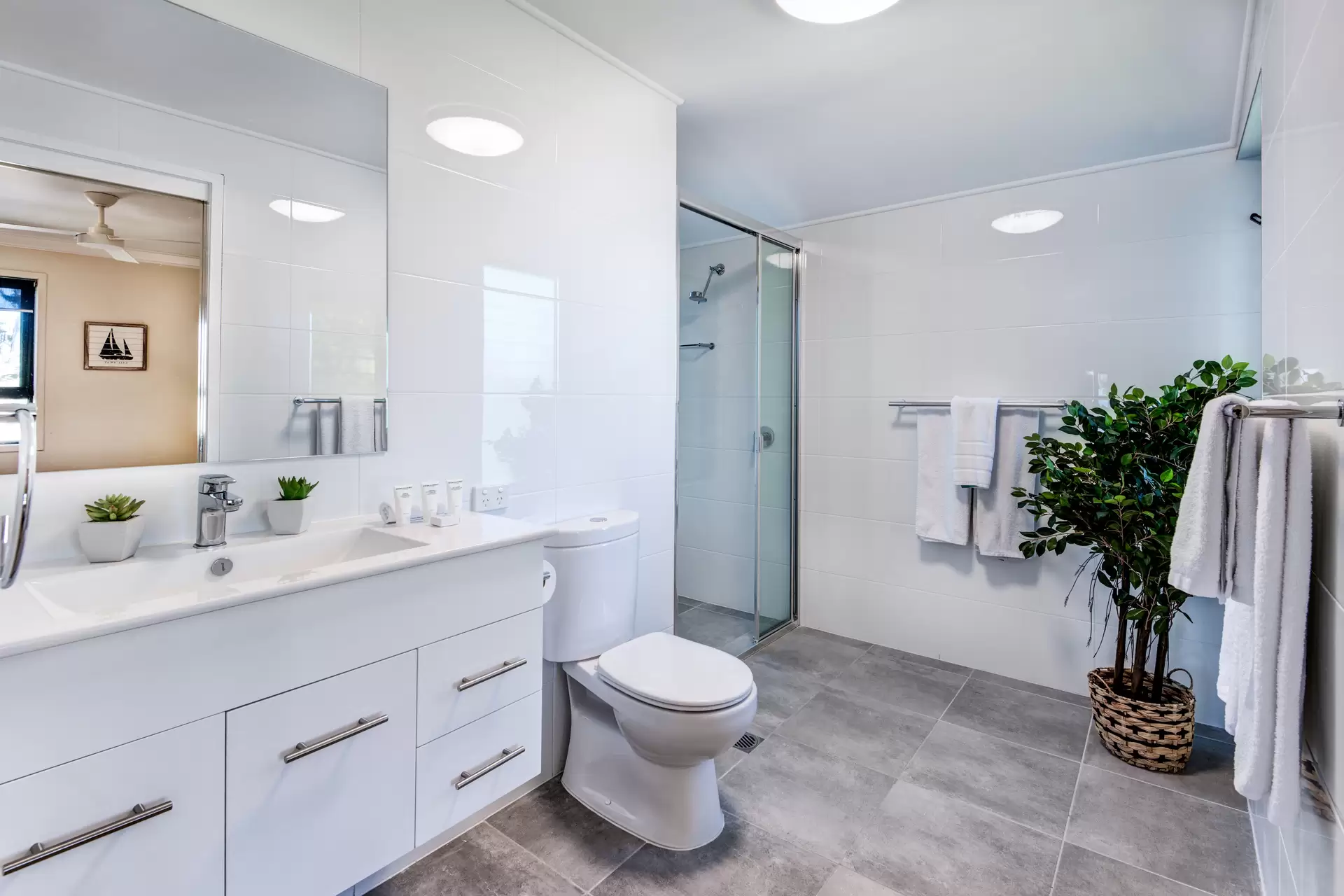 4/2 Flametree Grove, Hamilton Island Sold by Queensland Sotheby's International Realty - image 1