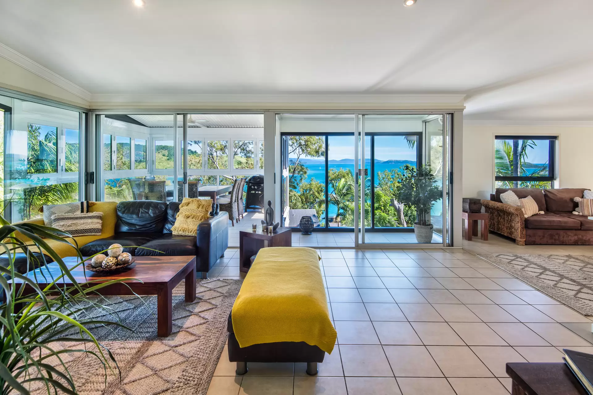 4/2 Flametree Grove, Hamilton Island Sold by Queensland Sotheby's International Realty - image 1