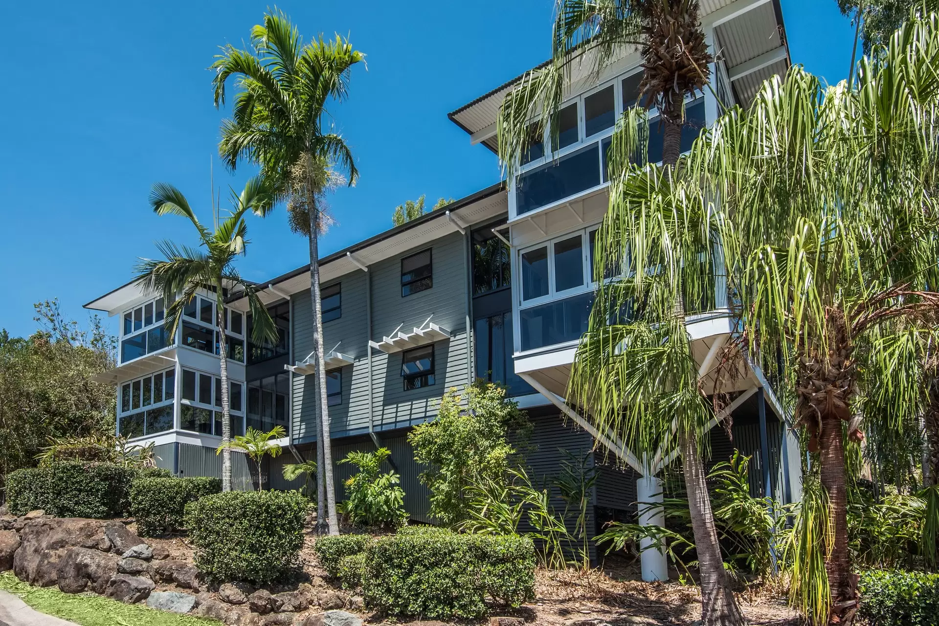 4/2 Flametree Grove, Hamilton Island Sold by Queensland Sotheby's International Realty - image 1