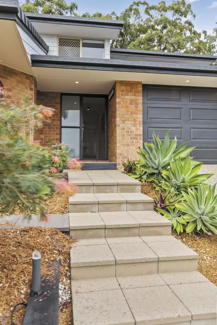 23 Gretel Place, Cleveland Sold by Queensland Sotheby's International Realty - image 1