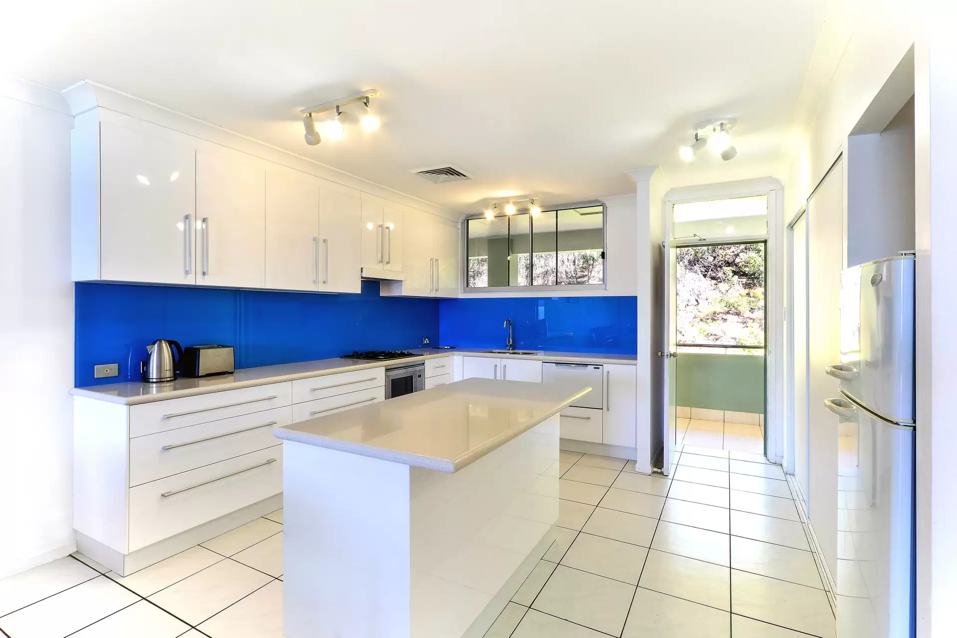 203/18 Resort Drive, Hamilton Island Sold by Queensland Sotheby's International Realty - image 1