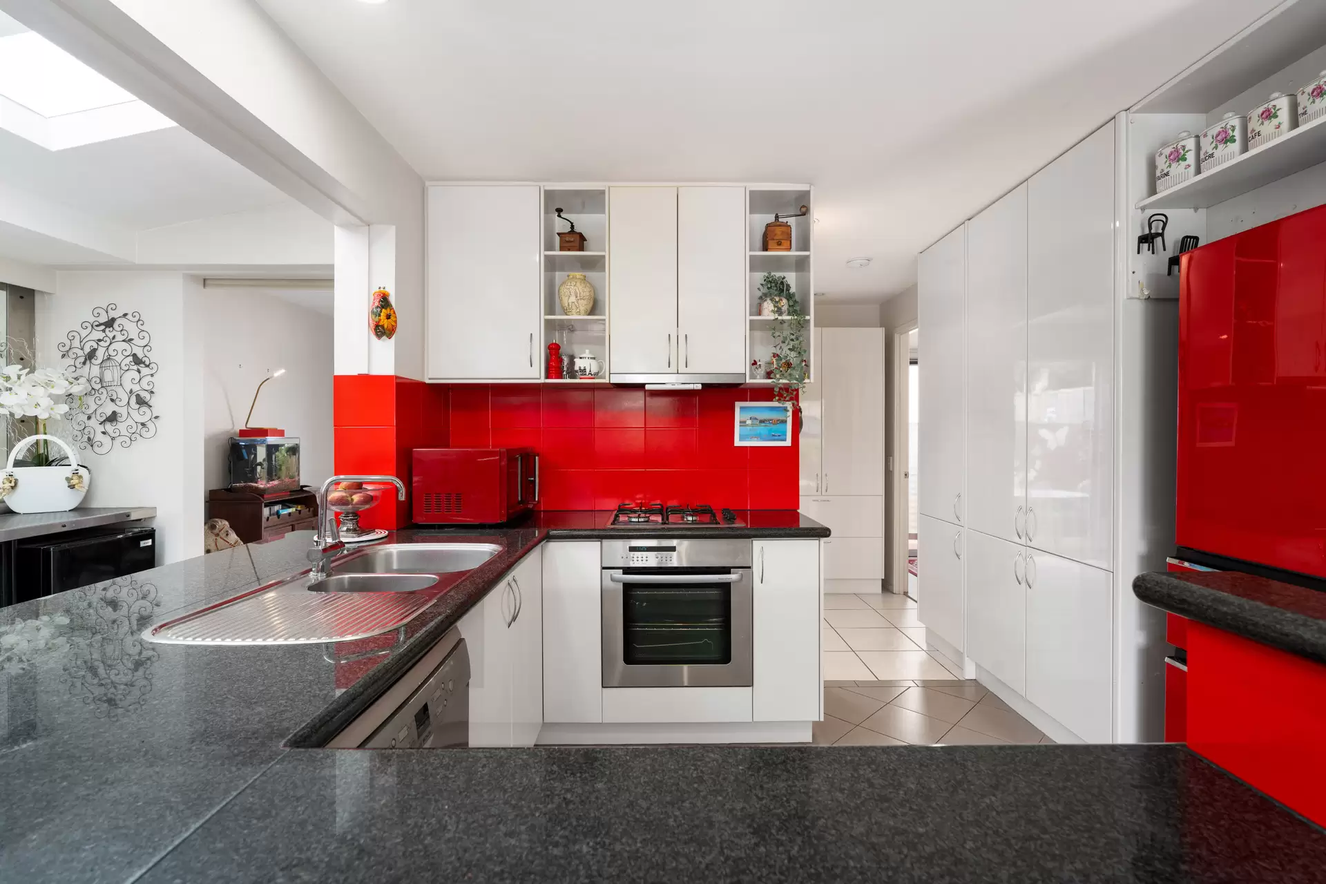 1/76 Miles Street, Hawthorne Sold by  - image 1