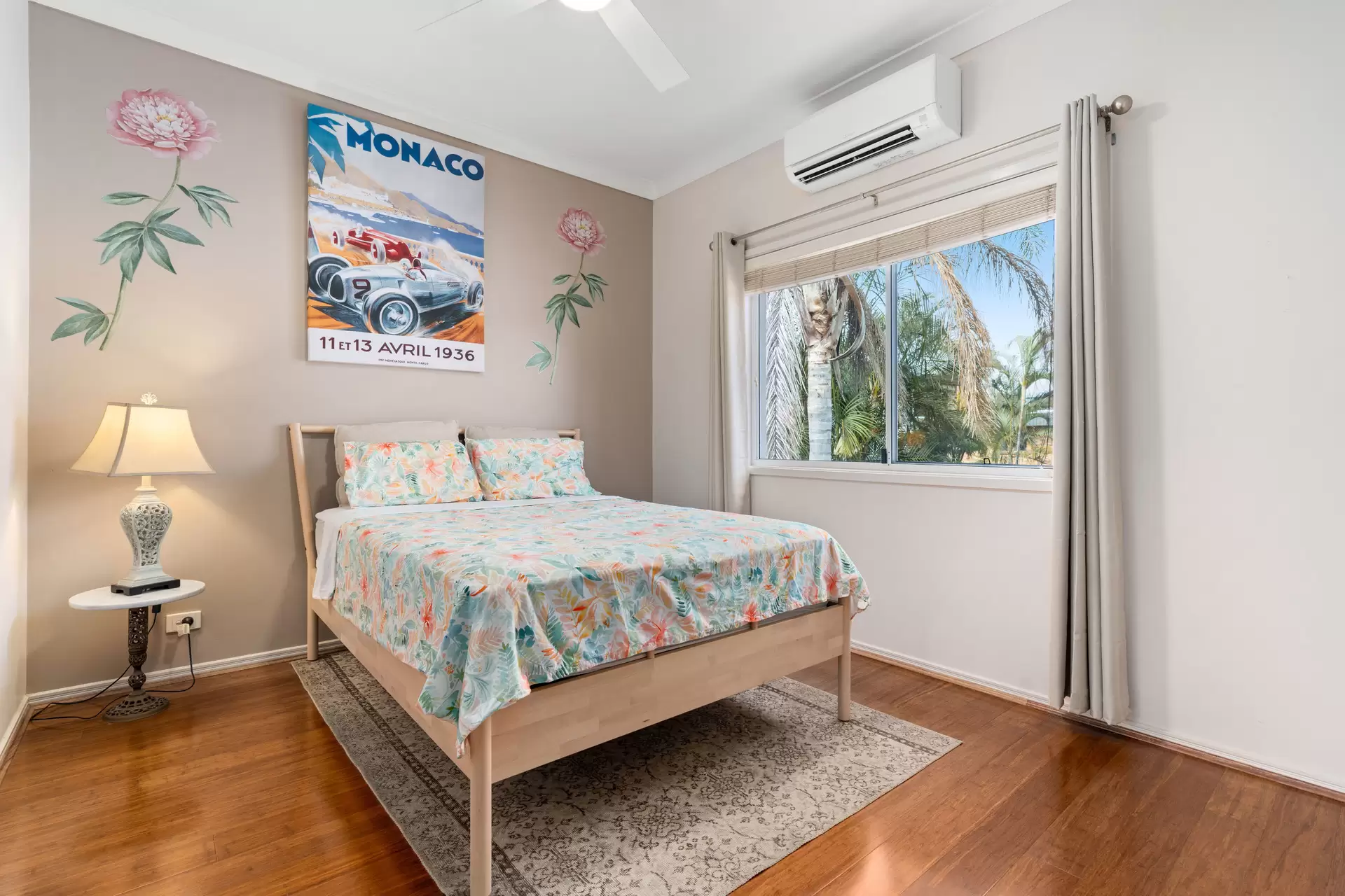 1/76 Miles Street, Hawthorne Sold by Queensland Sotheby's International Realty - image 1