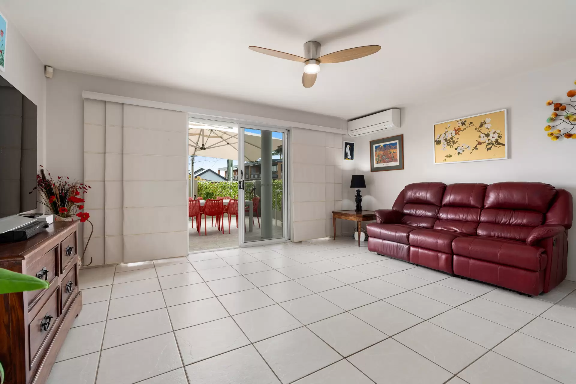 1/76 Miles Street, Hawthorne Sold by Queensland Sotheby's International Realty - image 1