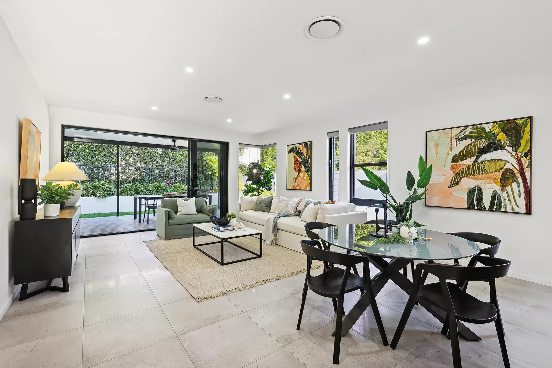 1062B Lakeview Terrace, Benowa Sold by Queensland Sotheby's International Realty - image 1