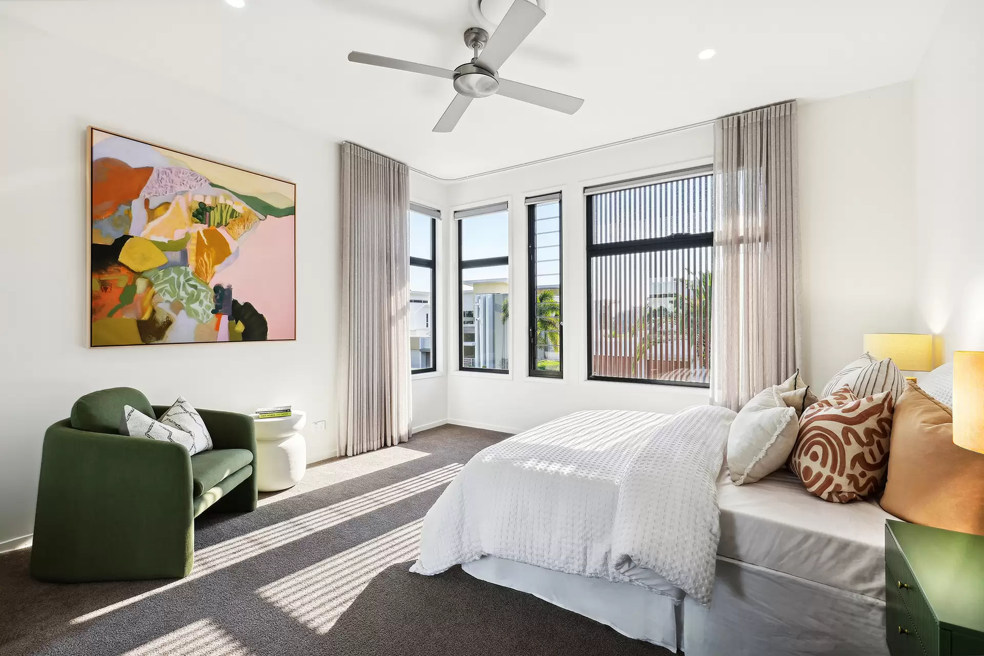 1062B Lakeview Terrace, Benowa Sold by Queensland Sotheby's International Realty - image 1
