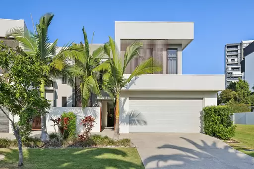 1062B Lakeview Terrace, Benowa Sold by Queensland Sotheby's International Realty