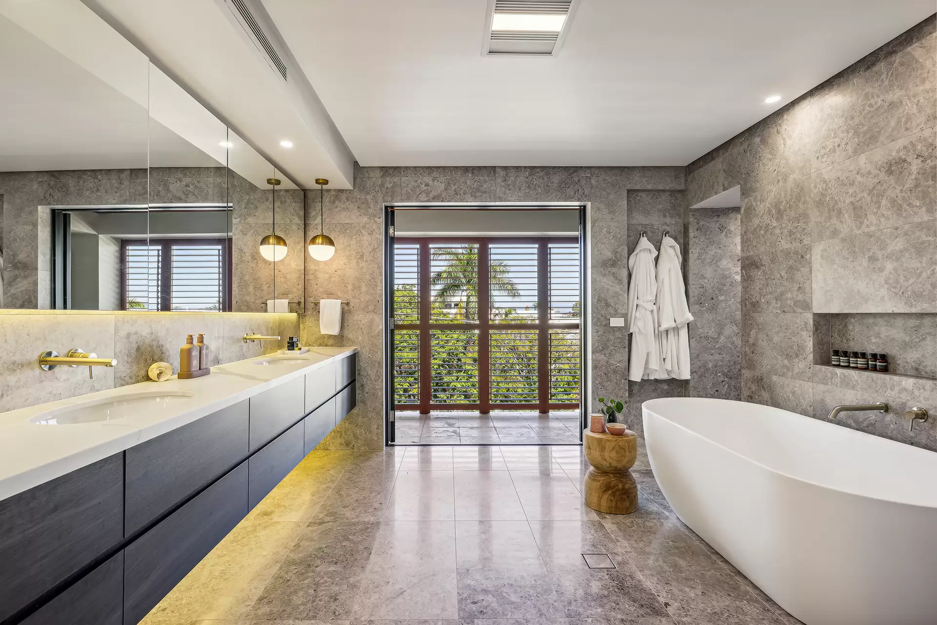 47B Peak Avenue, Main Beach Sold by Queensland Sotheby's International Realty - image 1