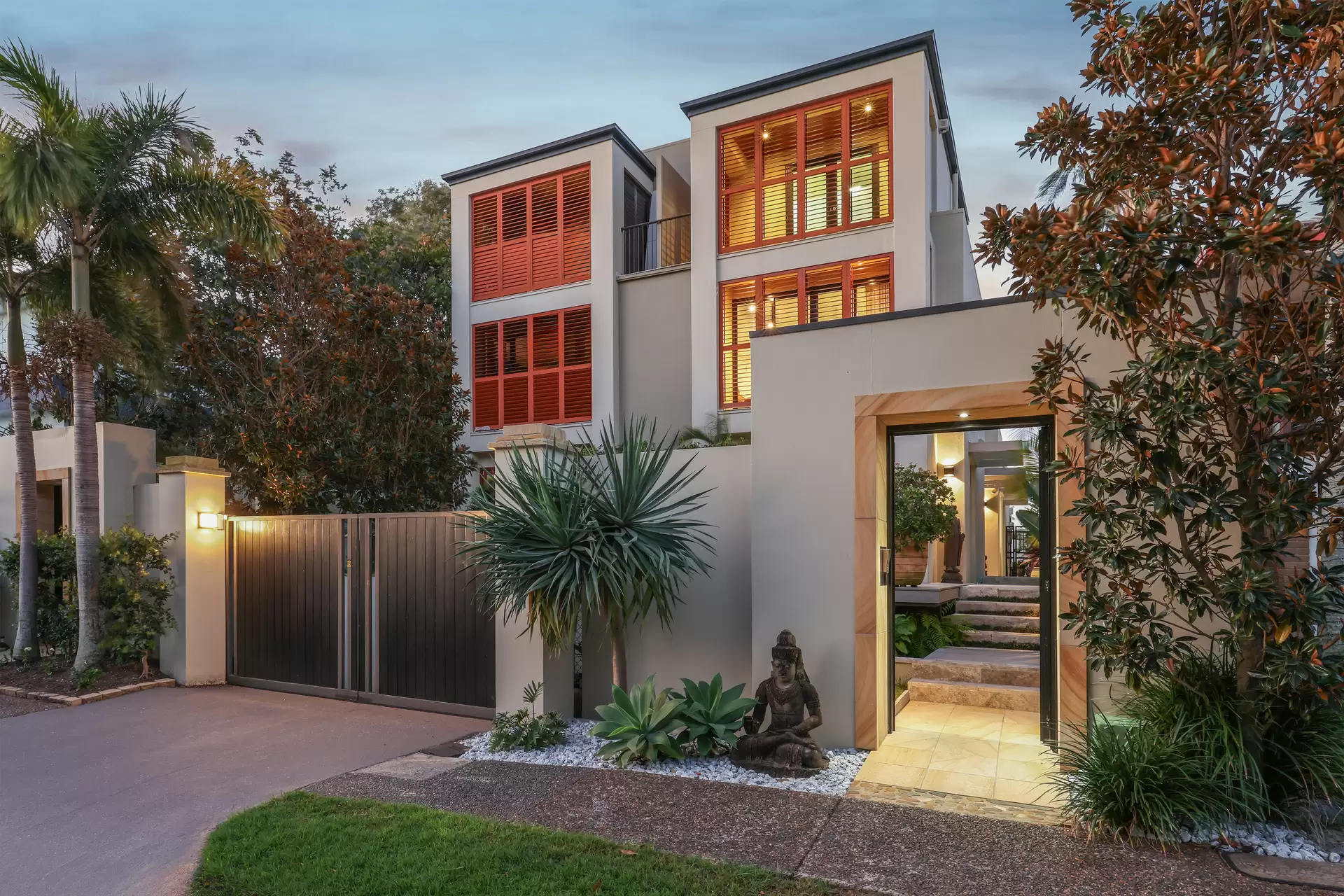 47B Peak Avenue, Main Beach Sold by Queensland Sotheby's International Realty - image 1