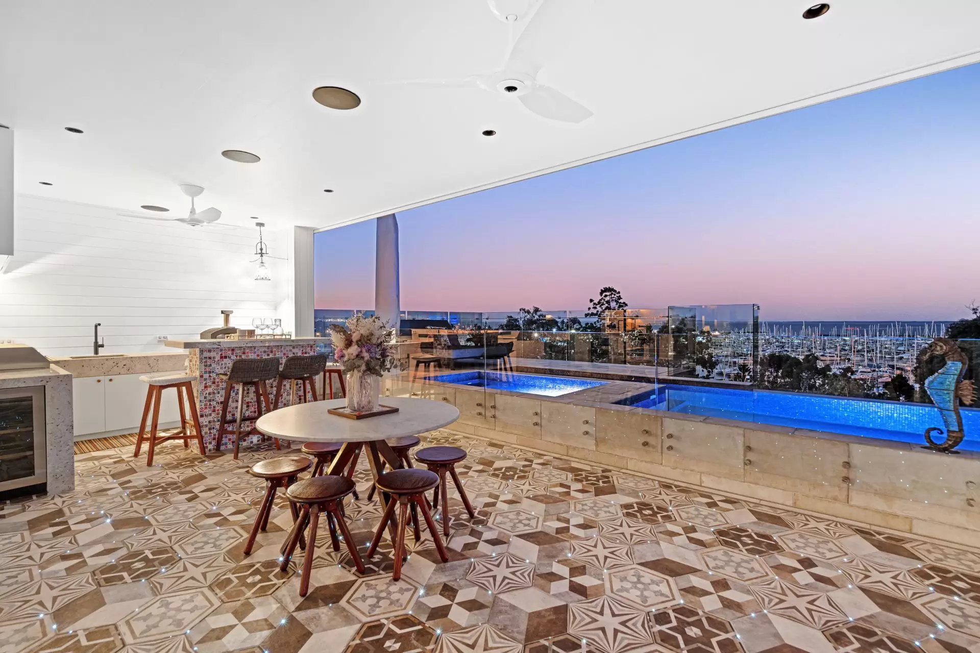44 Wellington Street, Manly Sold by Queensland Sotheby's International Realty - image 1