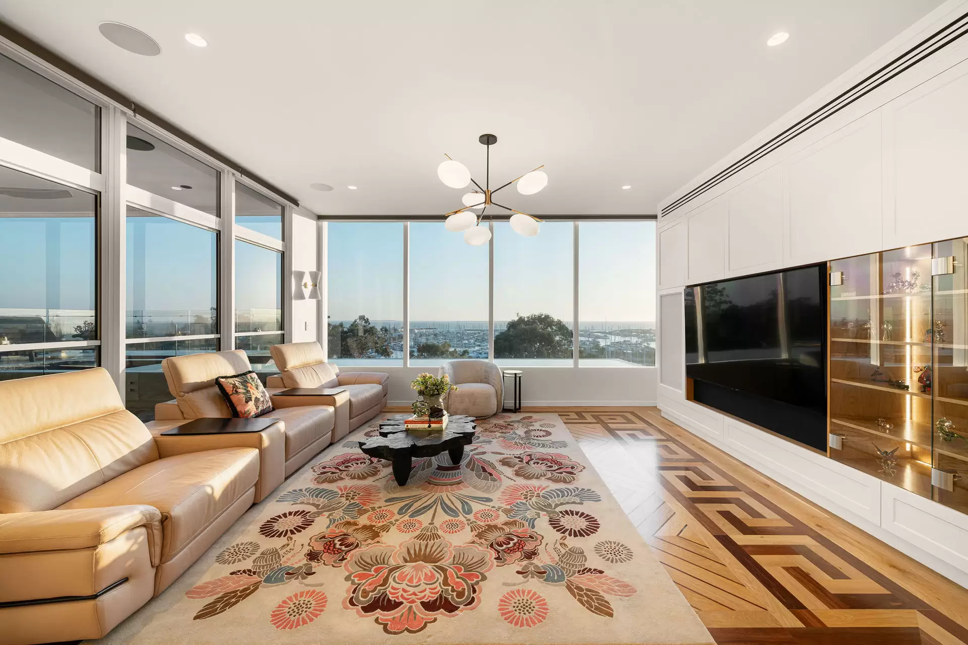 44 Wellington Street, Manly Sold by Queensland Sotheby's International Realty - image 1