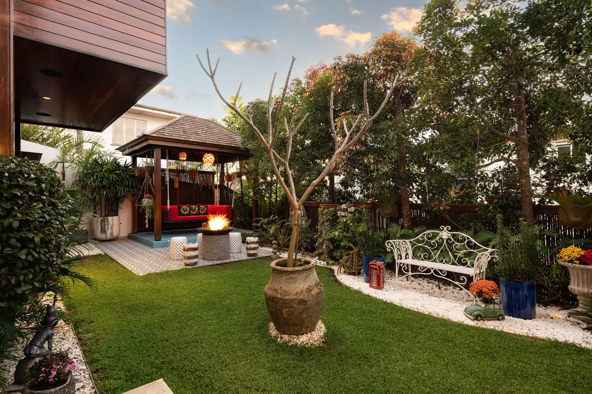 44 Wellington Street, Manly Sold by Queensland Sotheby's International Realty - image 1