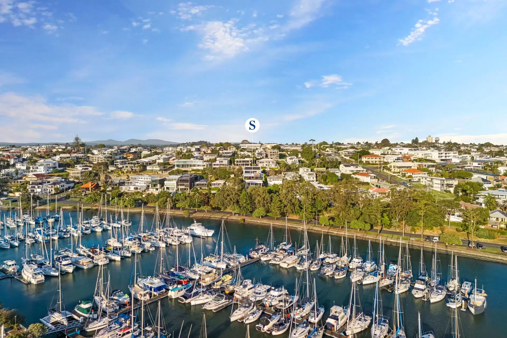 44 Wellington Street, Manly Sold by Queensland Sotheby's International Realty - image 1