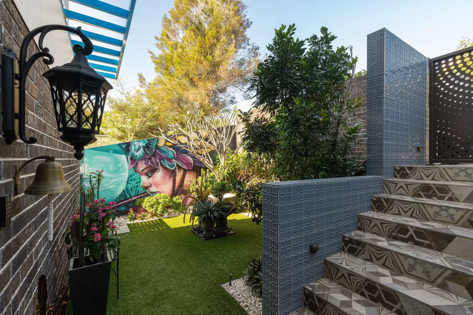 44 Wellington Street, Manly Sold by Queensland Sotheby's International Realty - image 1