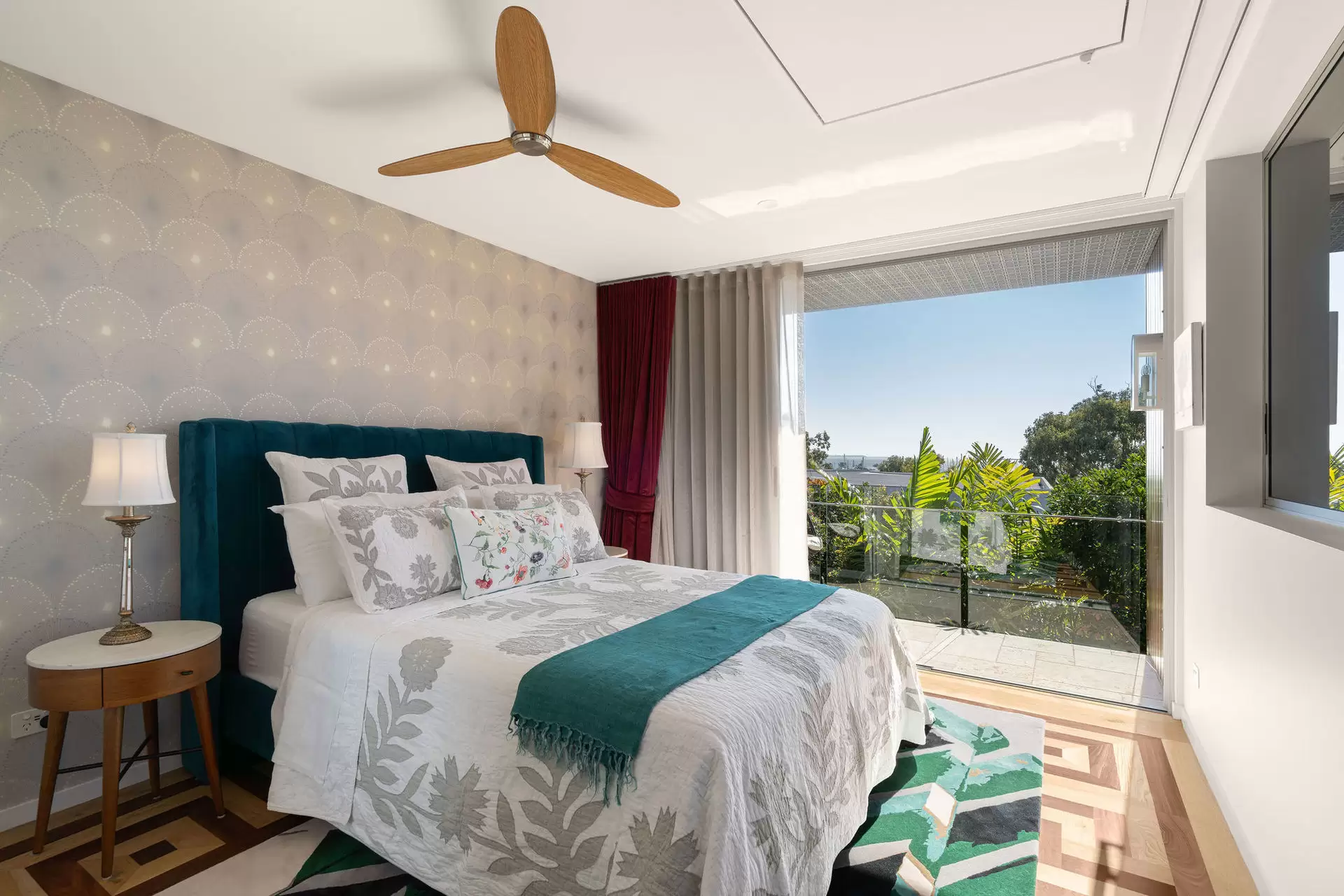 44 Wellington Street, Manly Sold by Queensland Sotheby's International Realty - image 1