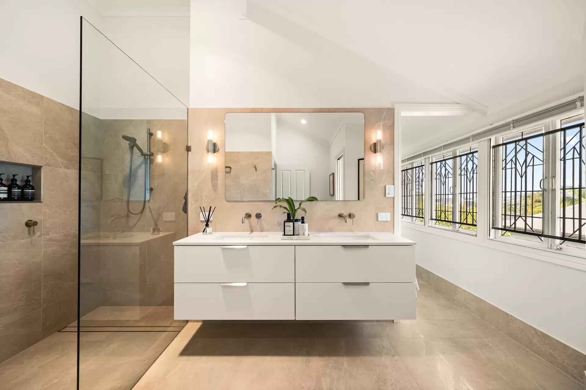 19 Rees Avenue, Clayfield Sold by Queensland Sotheby's International Realty - image 1