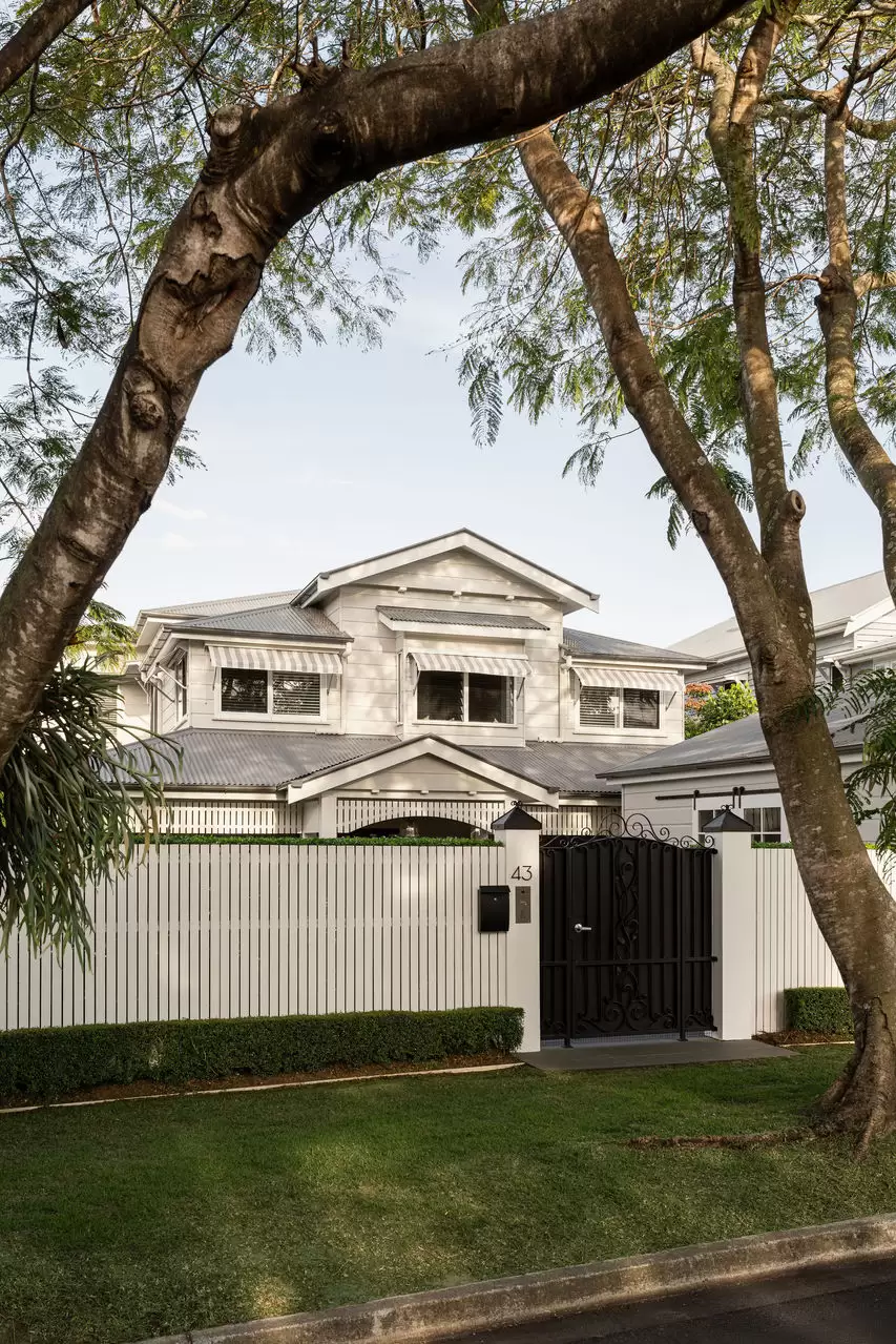 43 Goodwood Street, Hendra Sold by Queensland Sotheby's International Realty - image 1