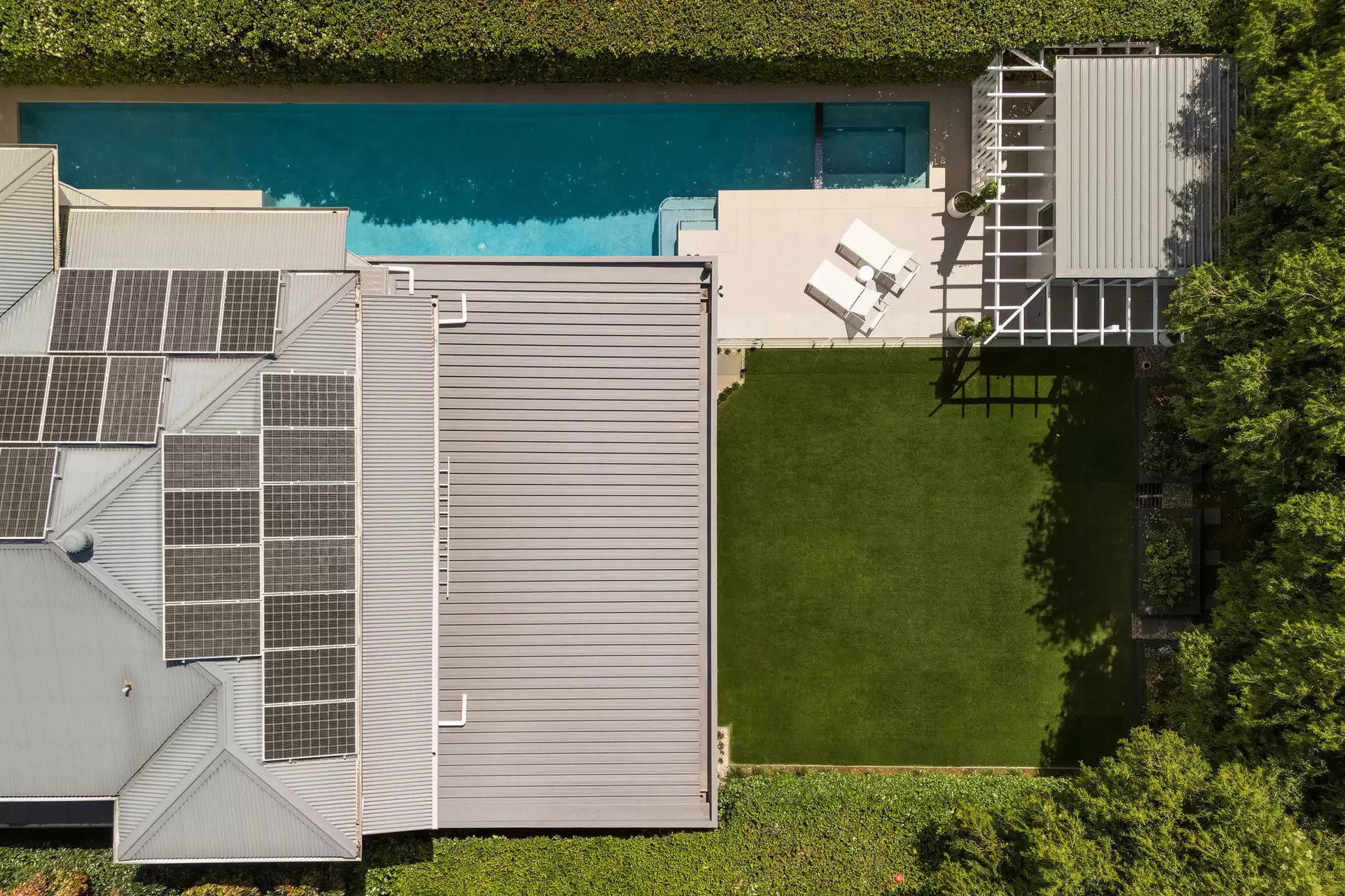 43 Goodwood Street, Hendra Sold by Queensland Sotheby's International Realty - image 1