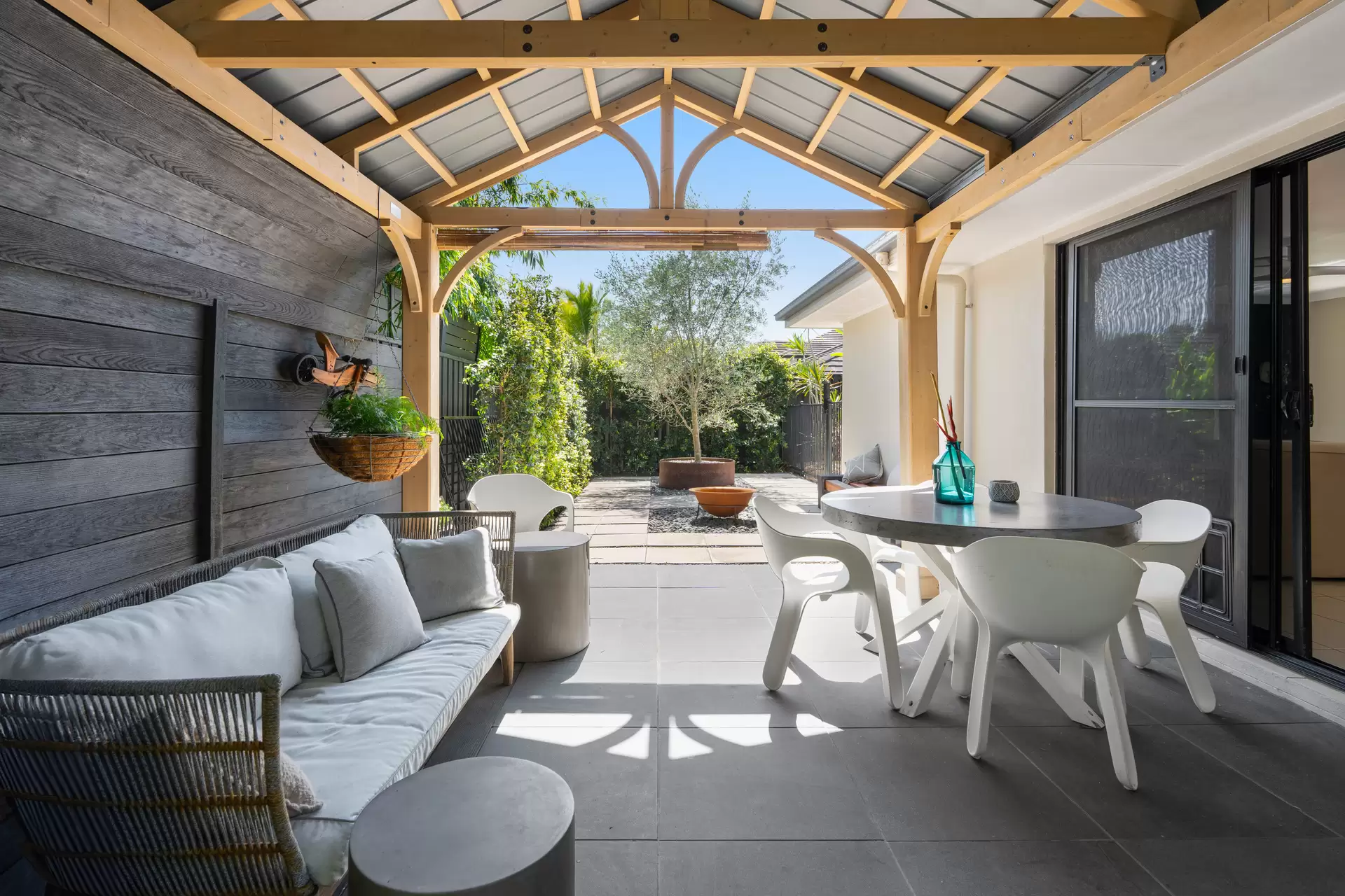78 The Avenue, Peregian Springs Sold by Queensland Sotheby's International Realty - image 1