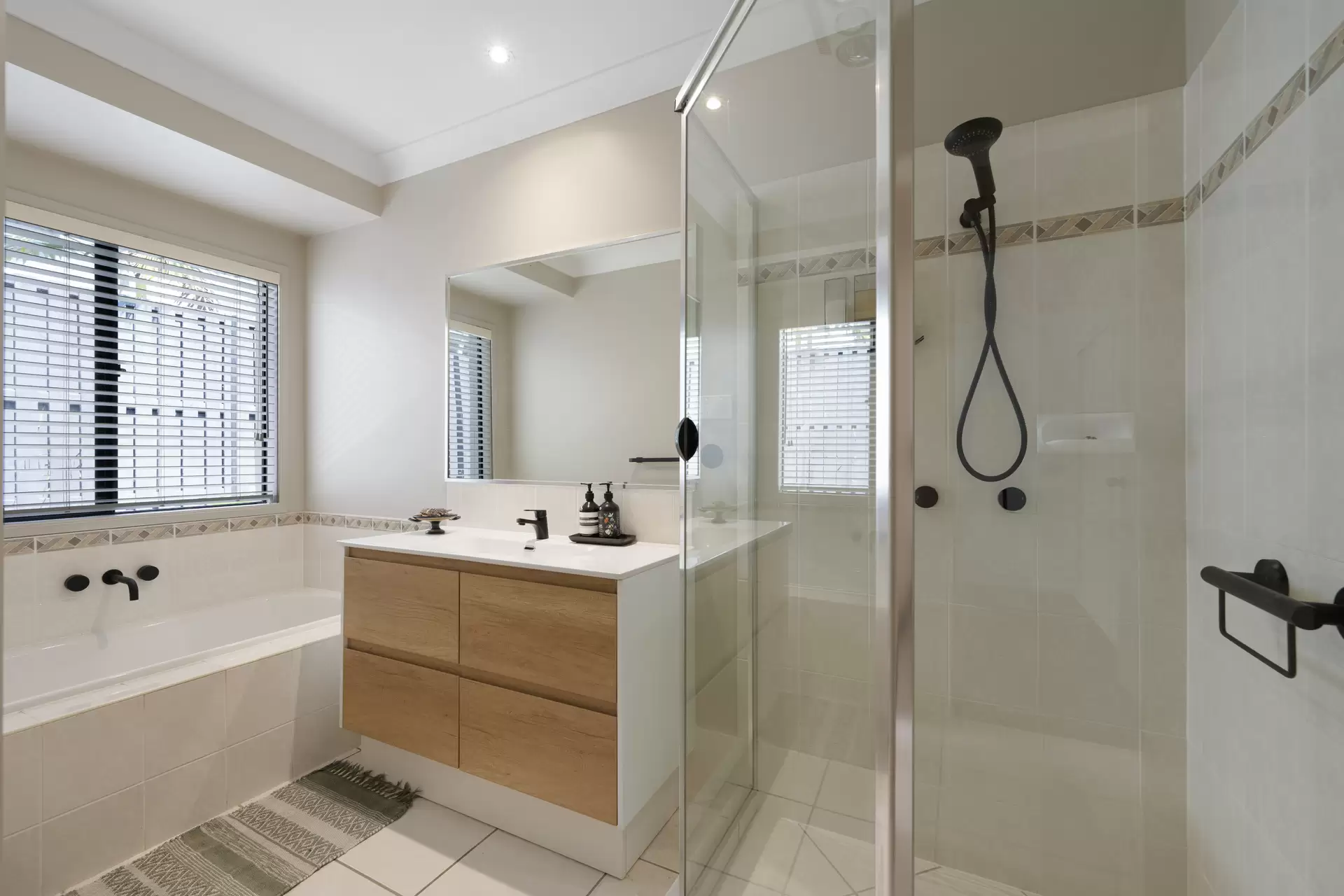 78 The Avenue, Peregian Springs Sold by  - image 1