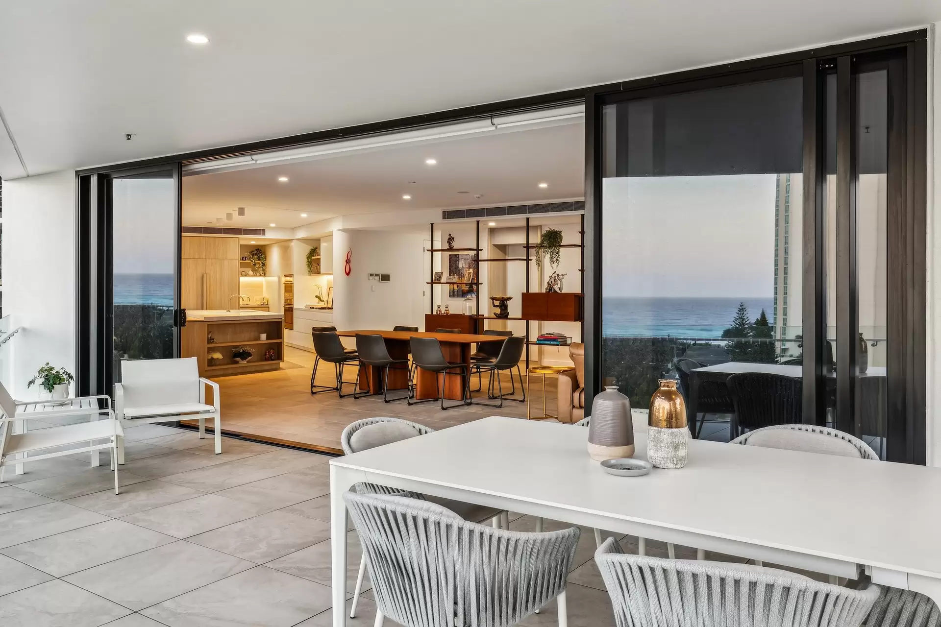 6/24 Woodroffe Avenue, Main Beach Sold by Queensland Sotheby's International Realty - image 1