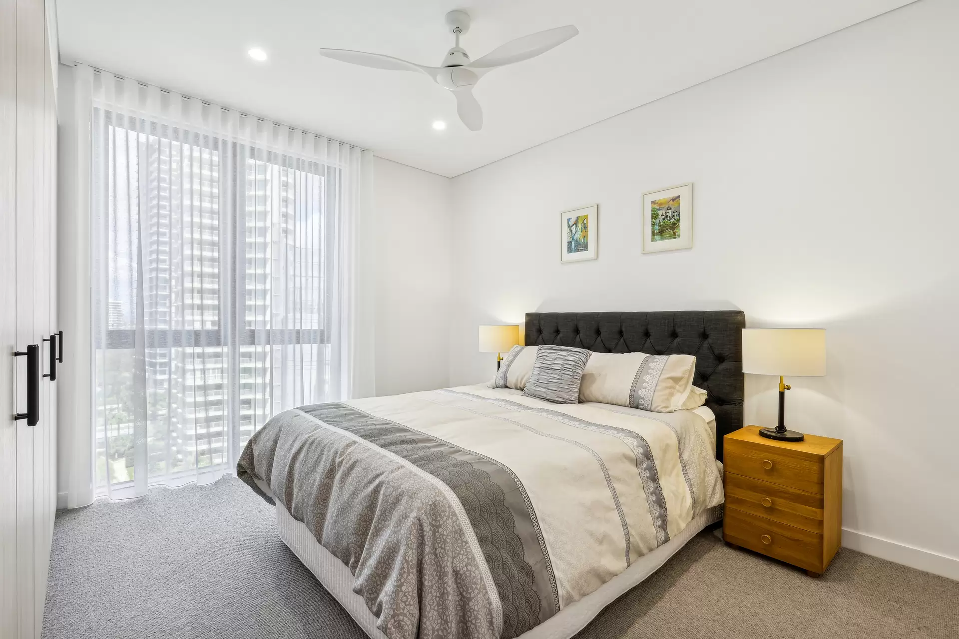 6/24 Woodroffe Avenue, Main Beach Sold by Queensland Sotheby's International Realty - image 1