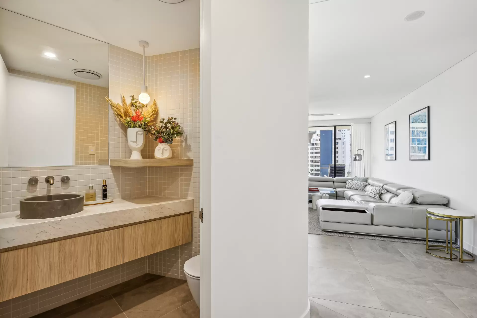 6/24 Woodroffe Avenue, Main Beach Sold by Queensland Sotheby's International Realty - image 1