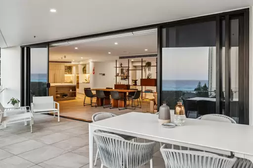 6/24 Woodroffe Avenue, Main Beach Sold by Queensland Sotheby's International Realty