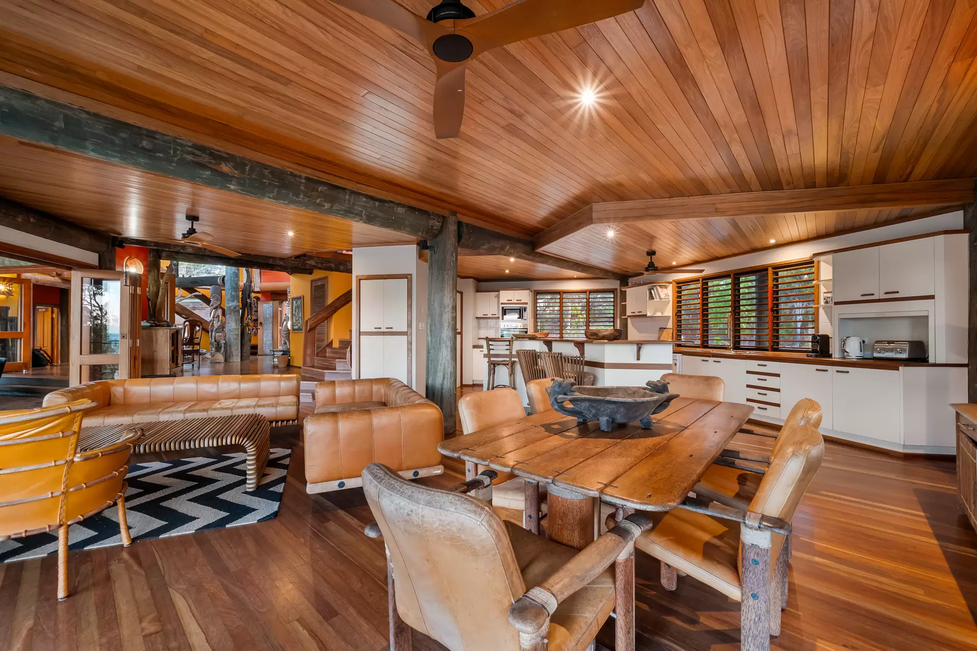 2-4 Gloucester Avenue, Hideaway Bay Sold by Queensland Sotheby's International Realty - image 1