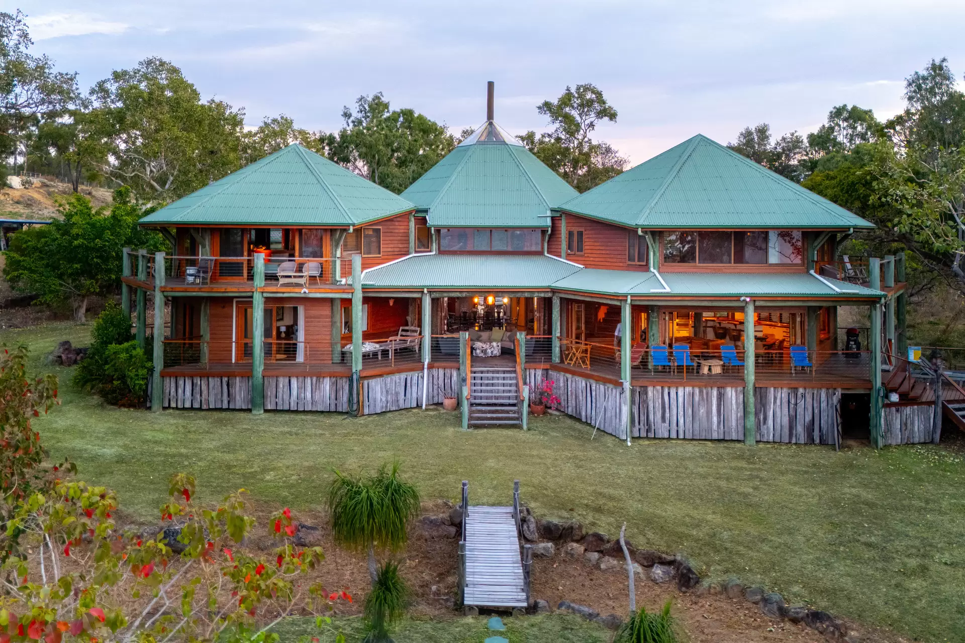 2-4 Gloucester Avenue, Hideaway Bay Sold by  - image 1