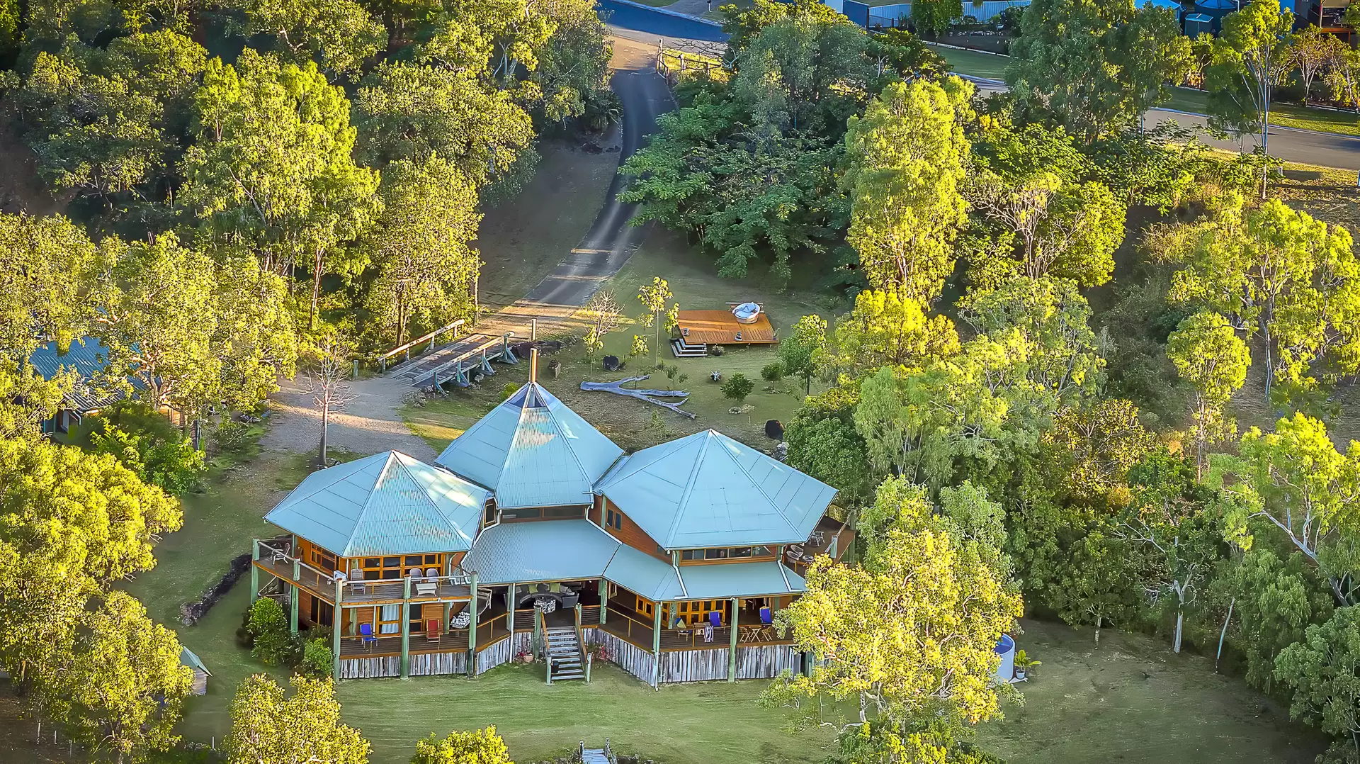 2-4 Gloucester Avenue, Hideaway Bay Sold by Queensland Sotheby's International Realty - image 1
