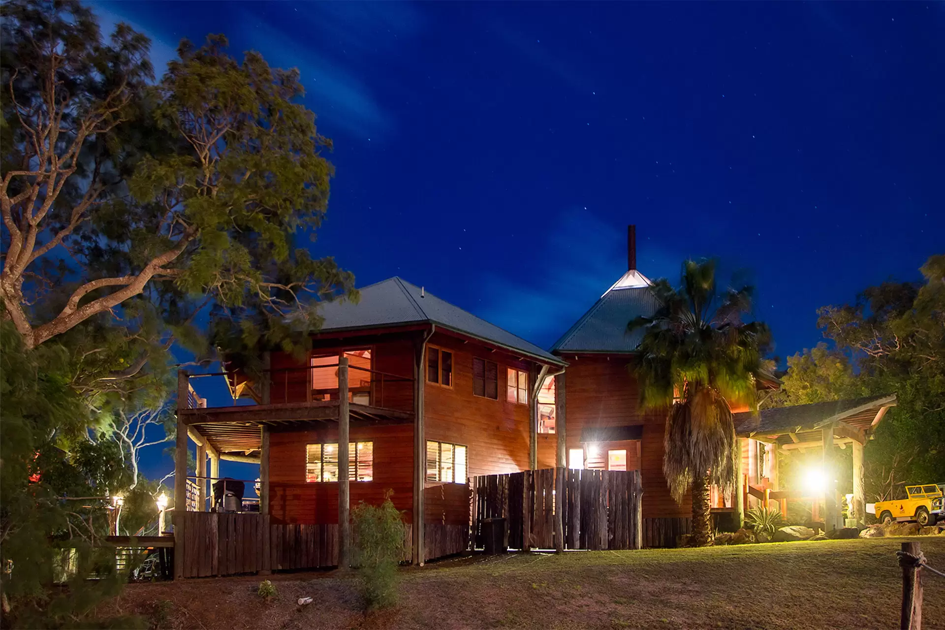 2-4 Gloucester Avenue, Hideaway Bay Sold by Queensland Sotheby's International Realty - image 1