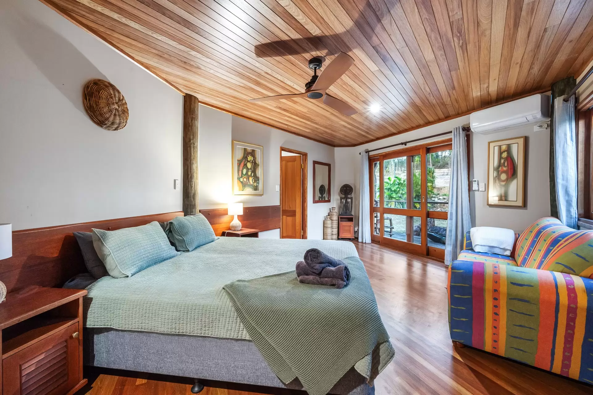 2-4 Gloucester Avenue, Hideaway Bay Sold by Queensland Sotheby's International Realty - image 1