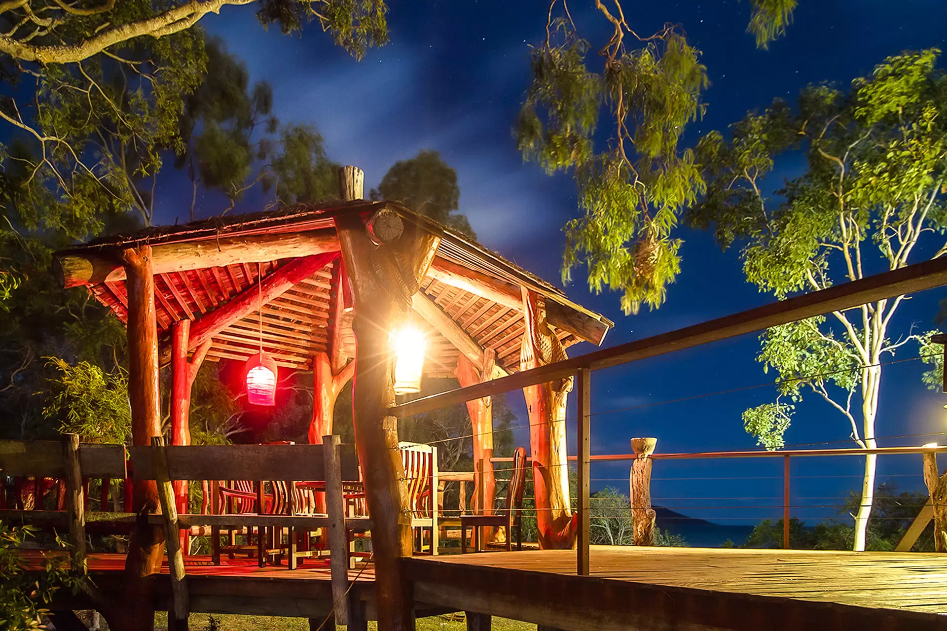 2-4 Gloucester Avenue, Hideaway Bay Sold by Queensland Sotheby's International Realty - image 1