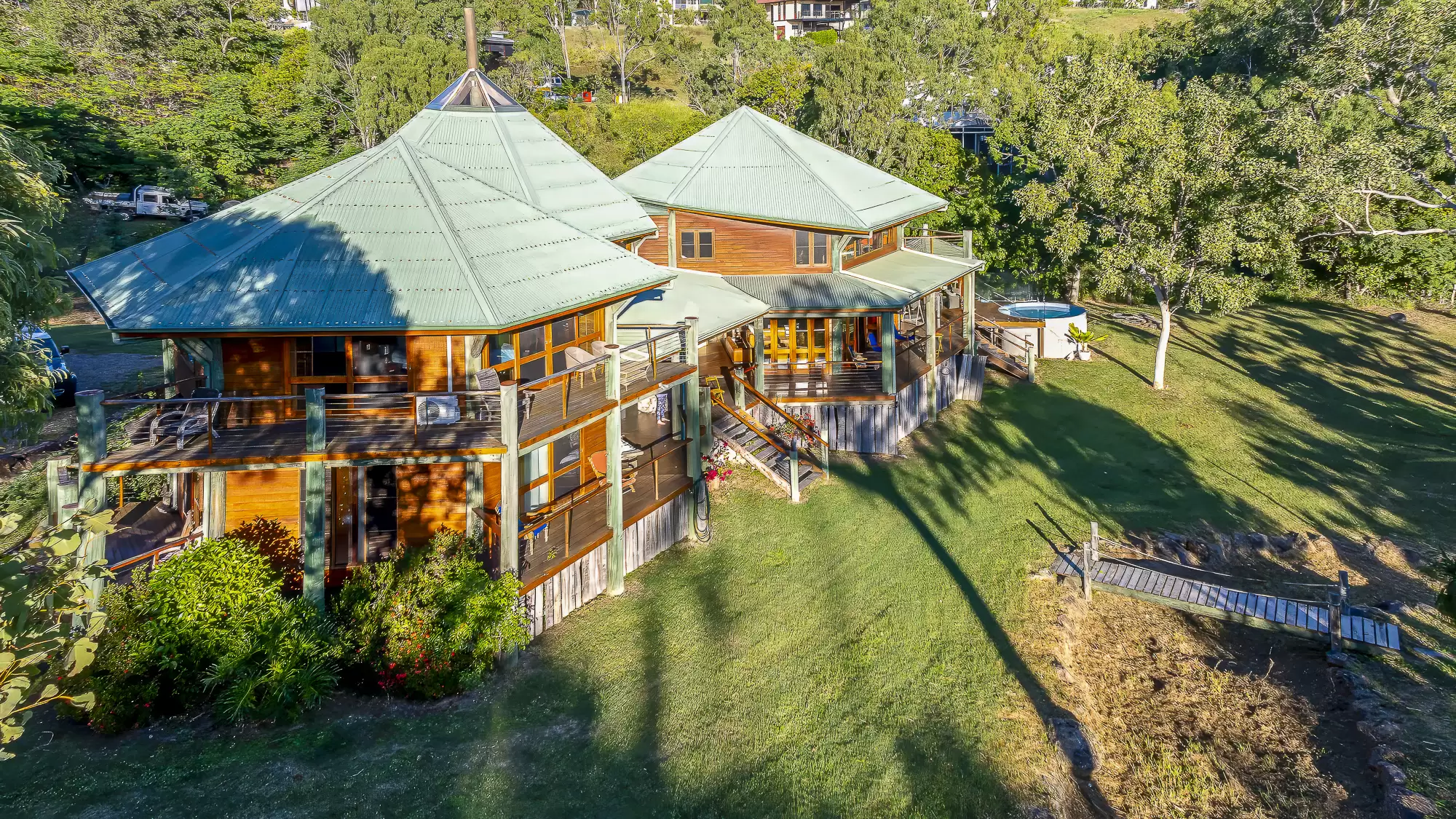 2-4 Gloucester Avenue, Hideaway Bay Sold by  - image 1