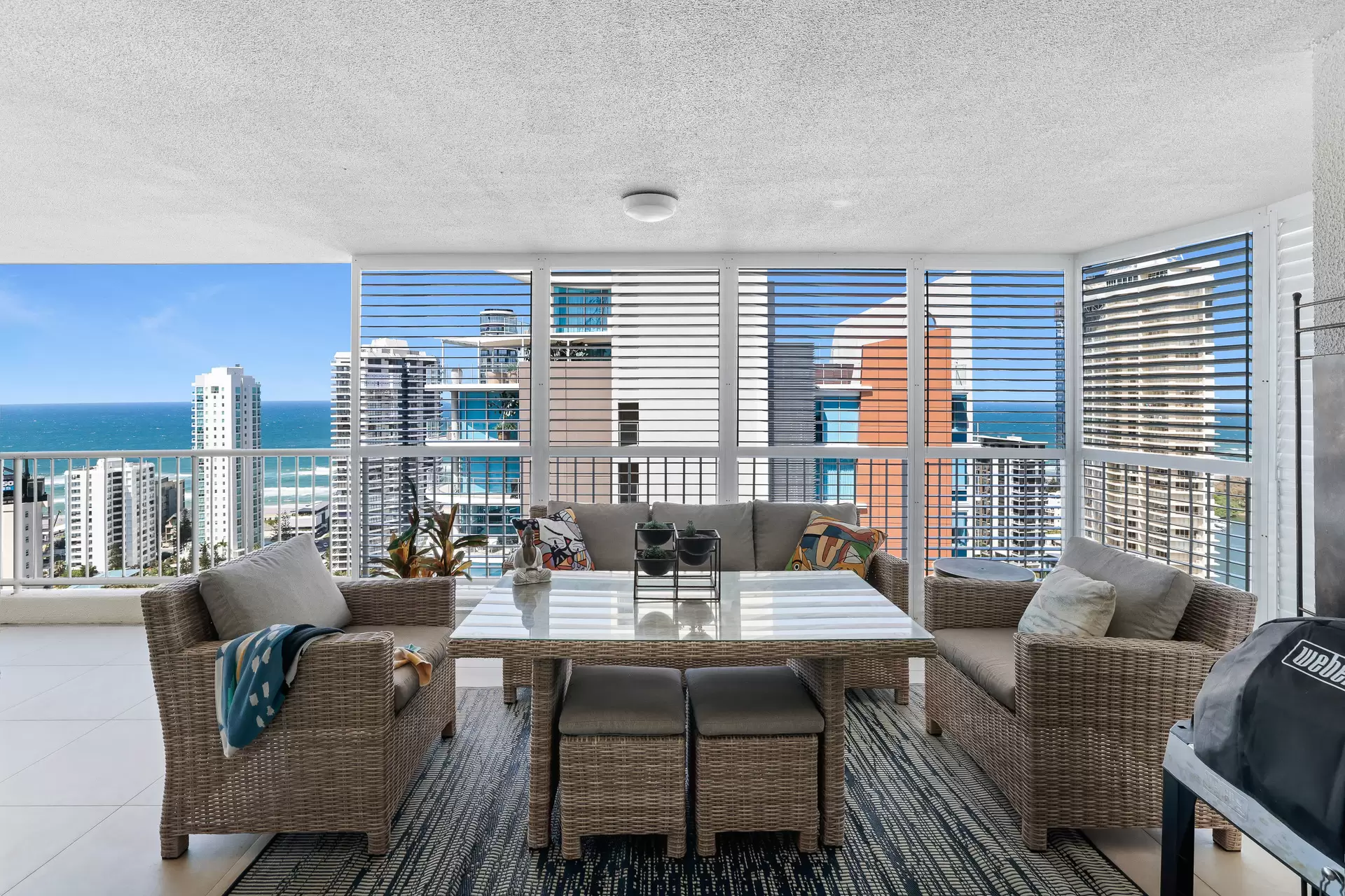 49/20 Cronin Avenue, Main Beach Sold by Queensland Sotheby's International Realty - image 1