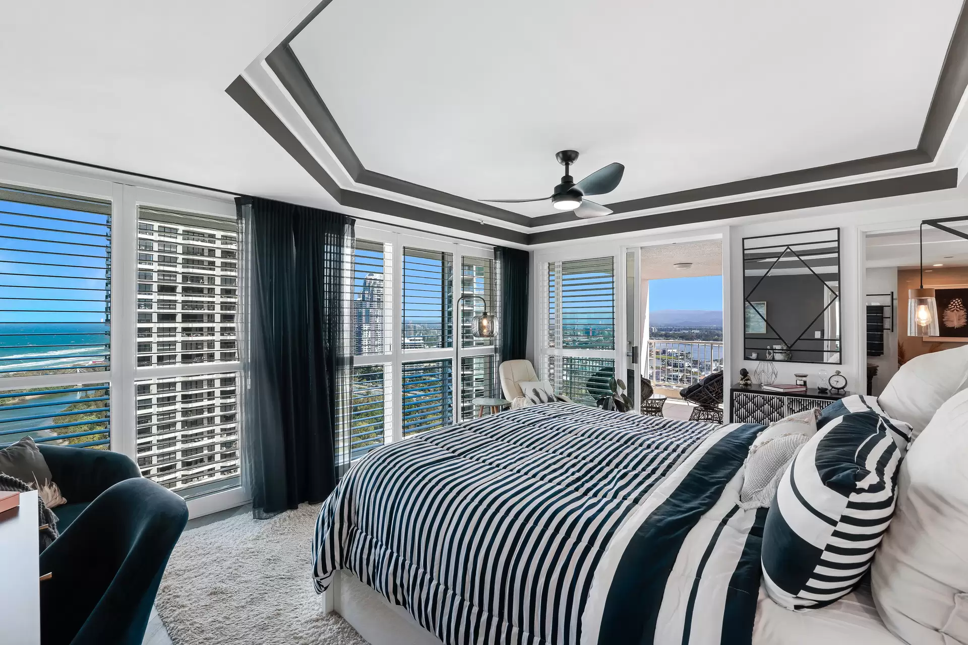 49/20 Cronin Avenue, Main Beach Sold by Queensland Sotheby's International Realty - image 1